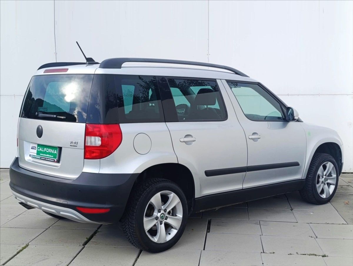Škoda Yeti, 1,6 TDi Aut.klima,Navi.Kůže - fotka 6