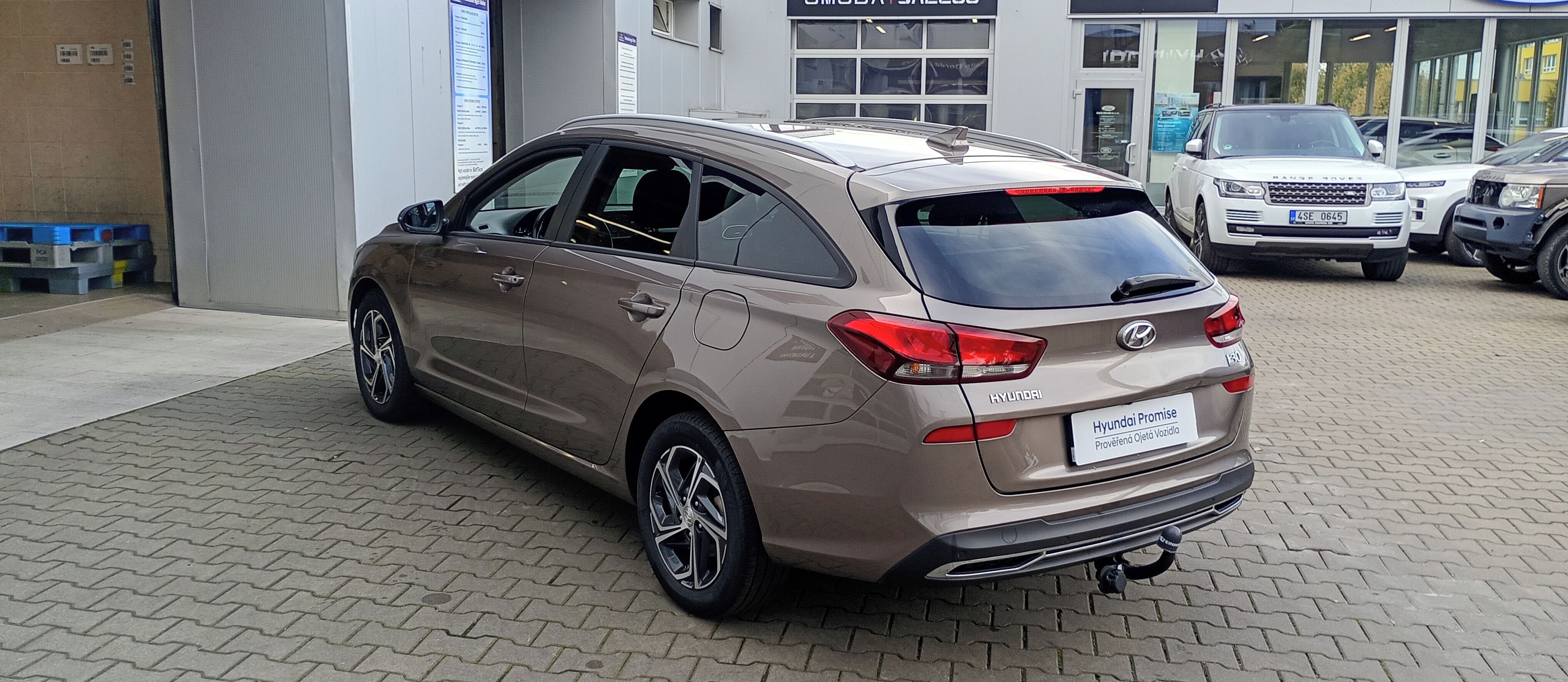 Hyundai i30, 1.5 81kW  Comfort Silky Bronz - fotka 6