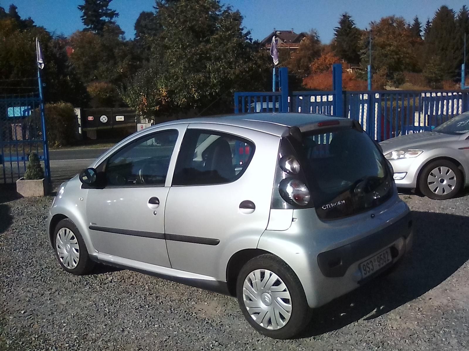 Citroën C1, 1.0i / 50KW, jede super - fotka 4
