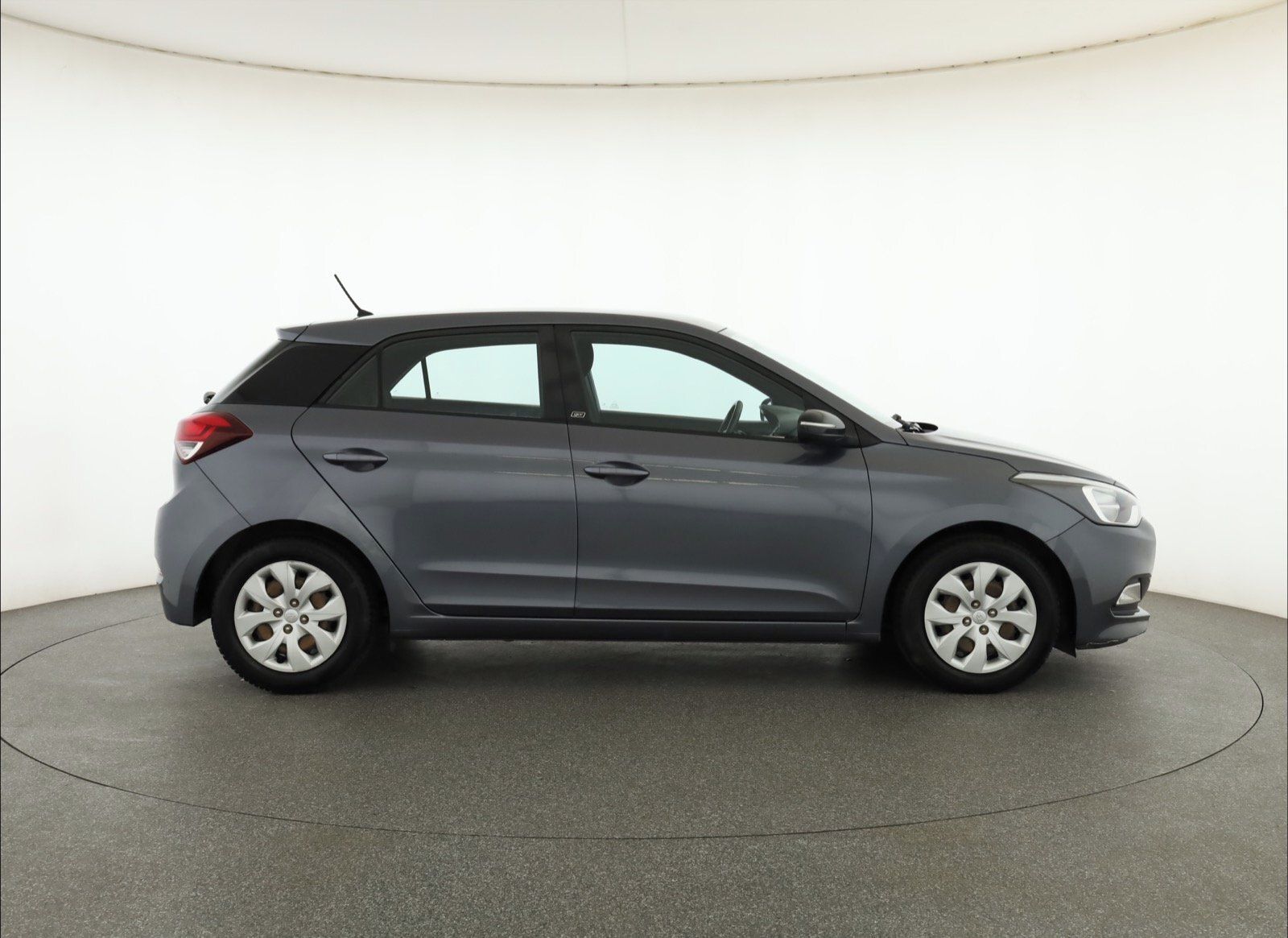 Hyundai i20, 1.2, Klima, El. okna - fotka 6