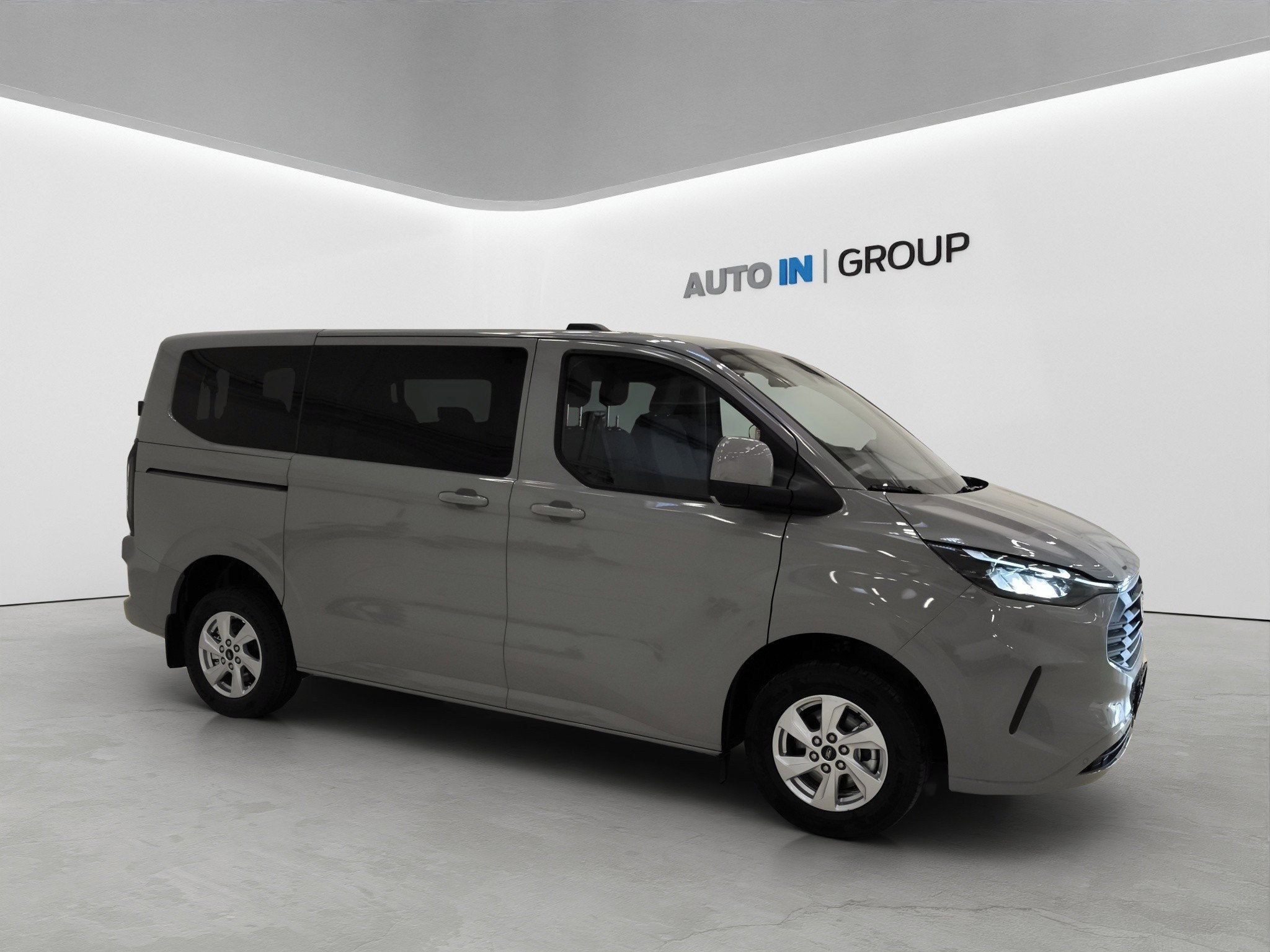 Ford Transit Custom, kombi 2.0 TDI L2 Limited - fotka 6