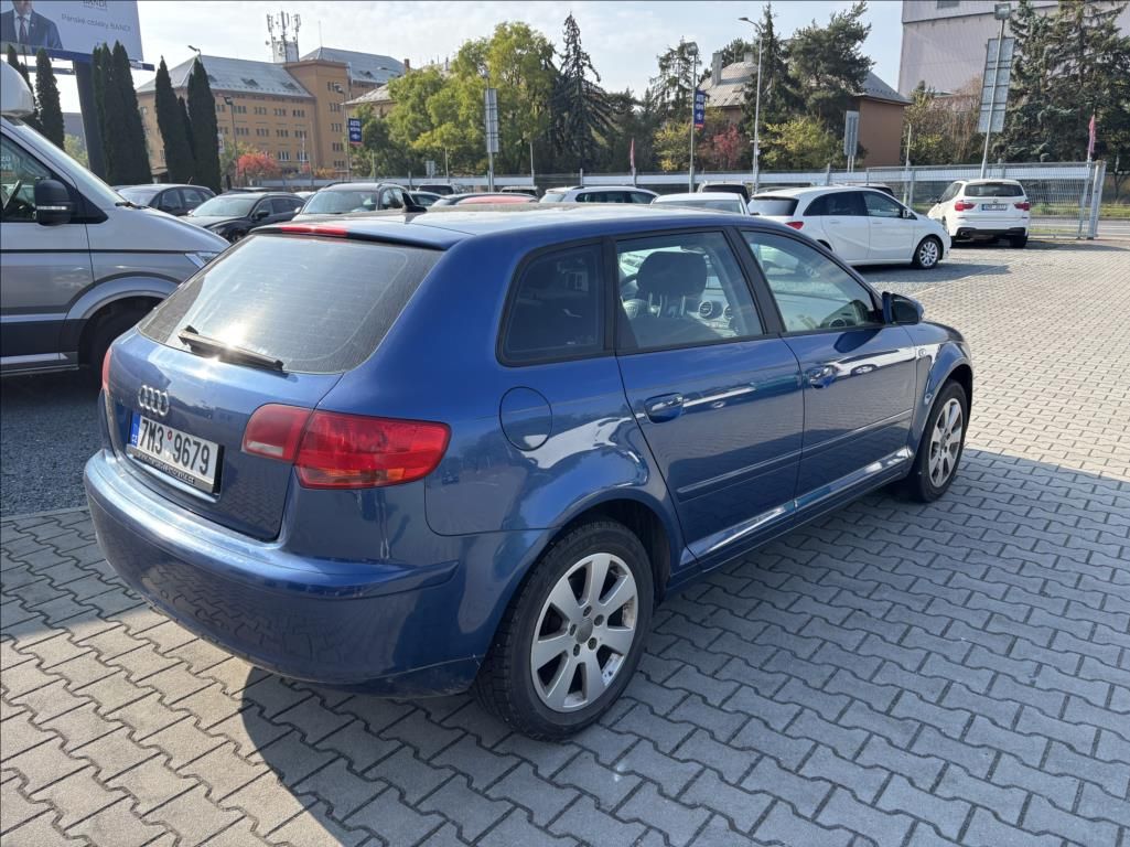 Audi A3, 1,6 85kw - fotka 4