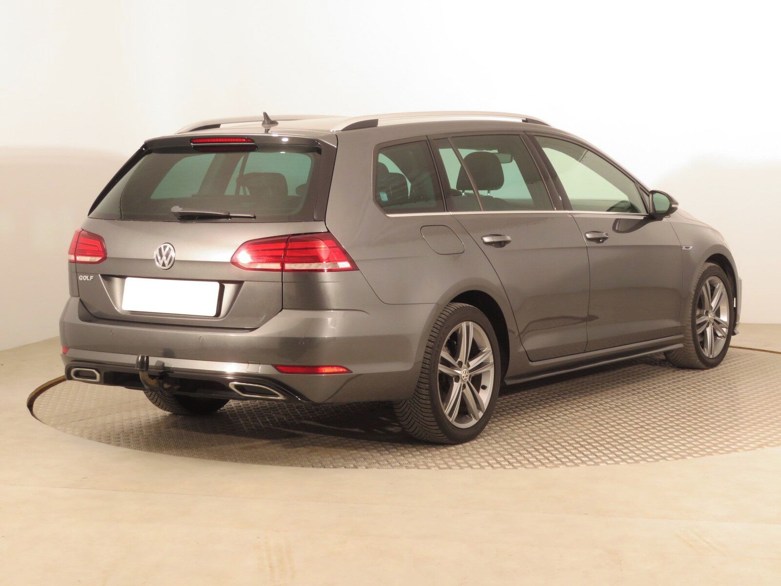 Volkswagen Golf, 1.6 TDI, R-Line, Automat - fotka 5