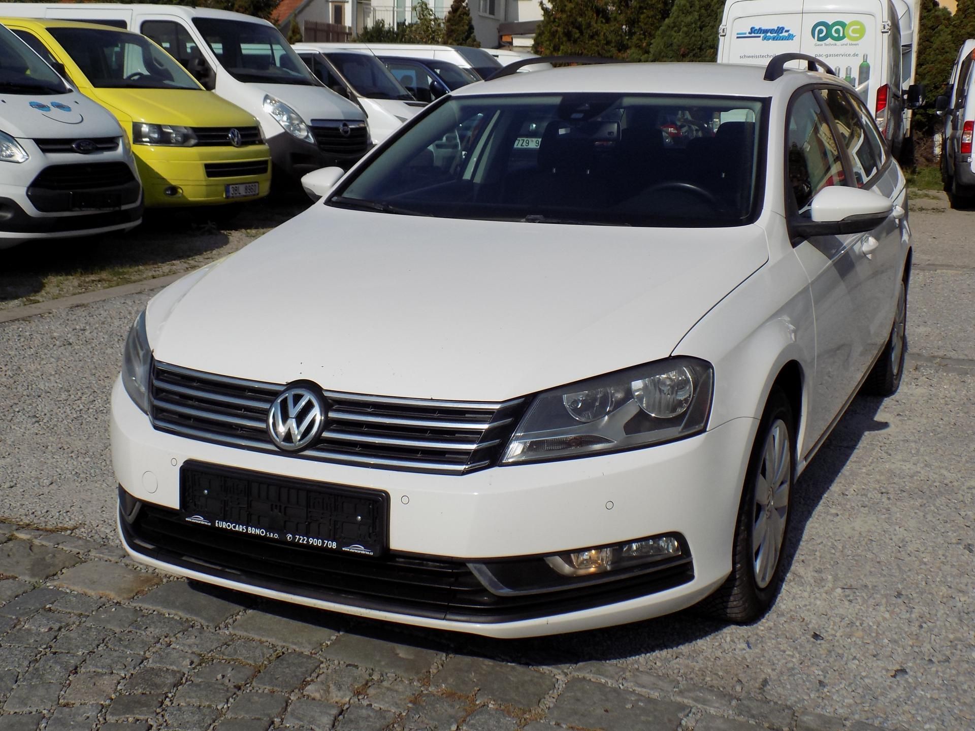 Volkswagen Passat, 1,4 TSI 90 KW AUTOKLIMA VÝHŘEV - fotka 2
