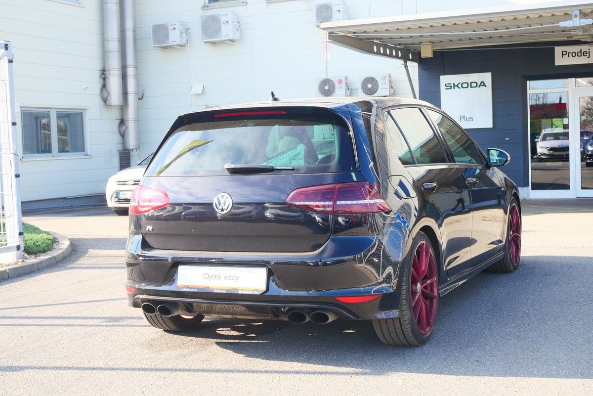 Volkswagen Golf, 2.0 TSI 221 kW R - fotka 2