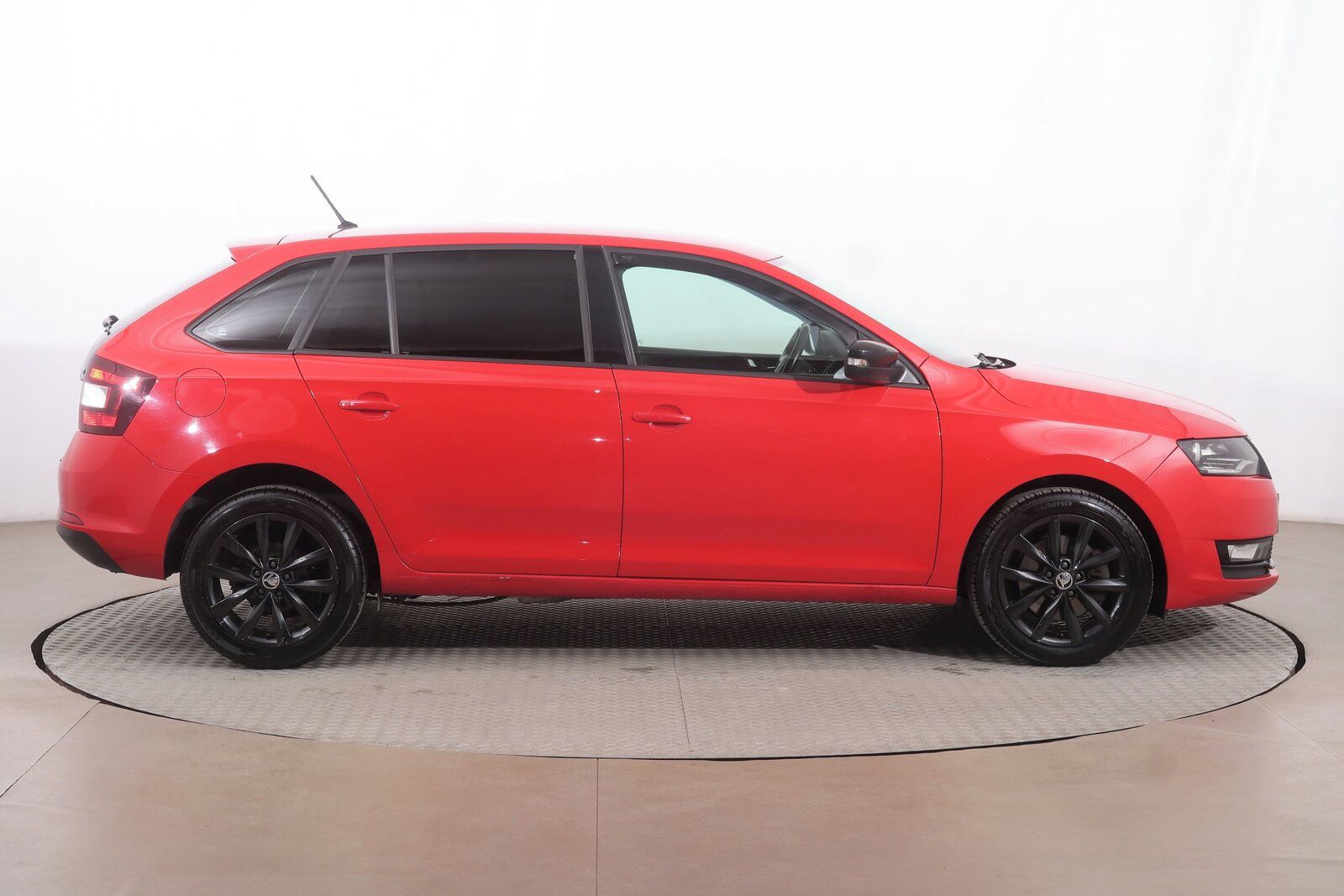 Škoda Rapid, 1.0 TSI, Spaceback, Automat - fotka 6