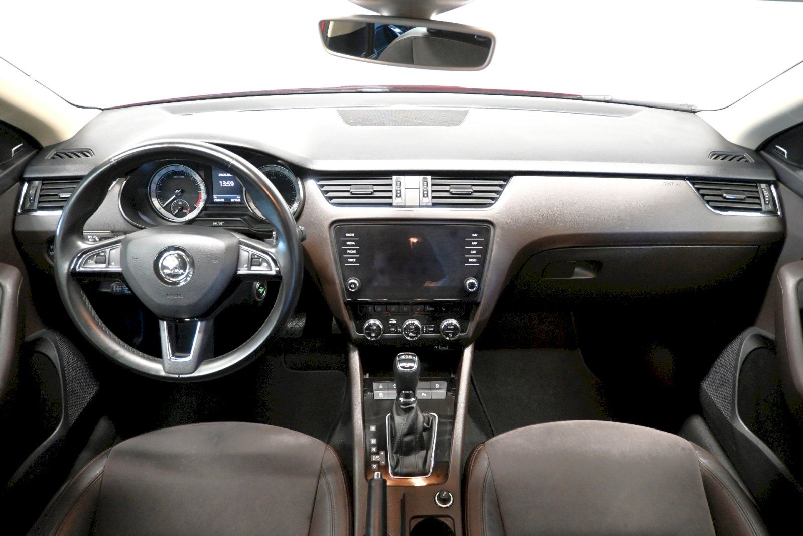 Škoda Octavia, L&K DSG 4x4 2.0 TDI 135kW - fotka 5