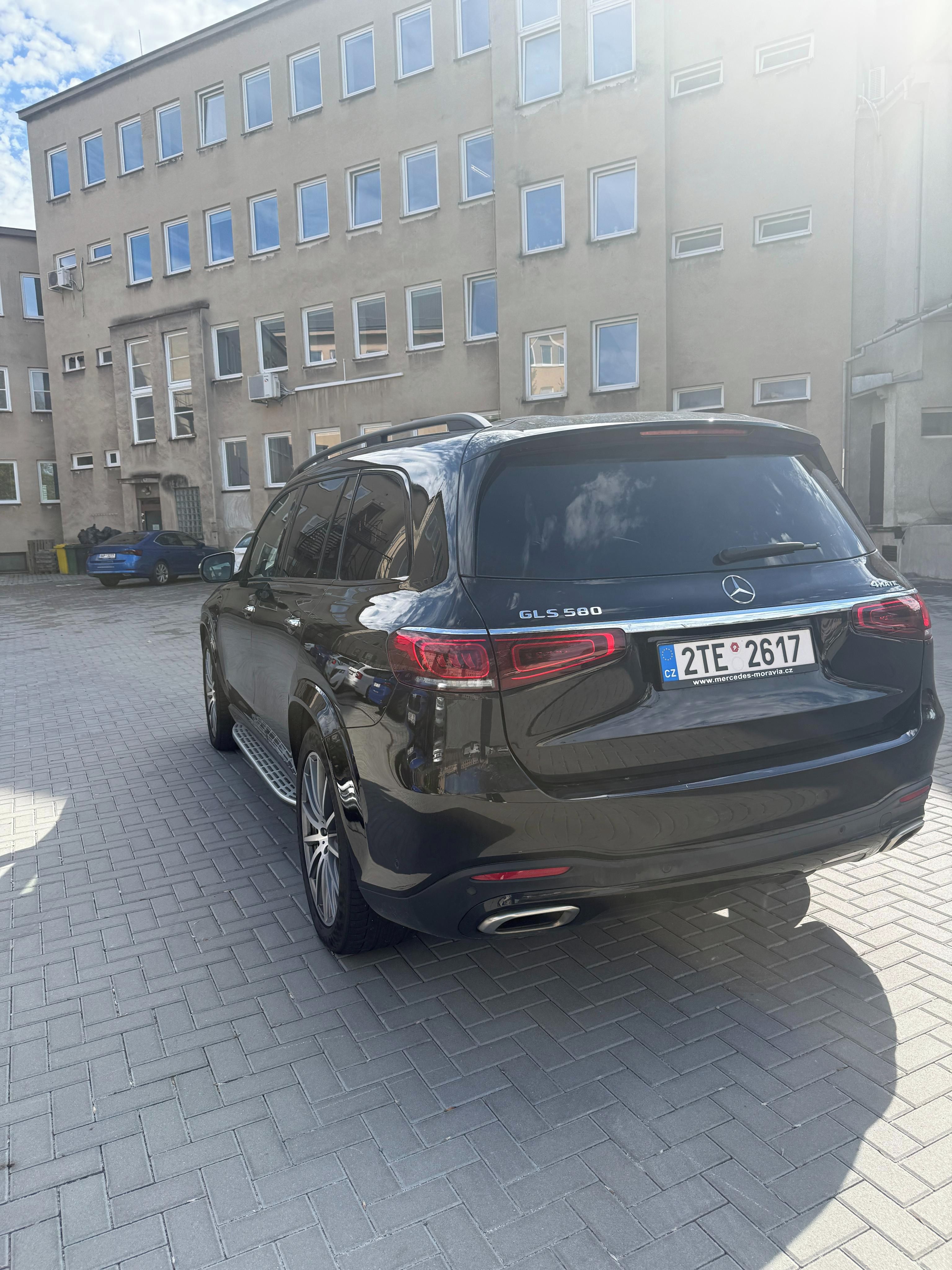 Mercedes-Benz GLS, 580 4MATIC - fotka 4