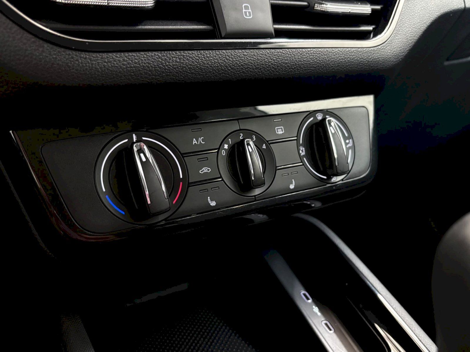 Škoda Kamiq, Selection 1.0TSI/ 85kW 6MP - fotka 6