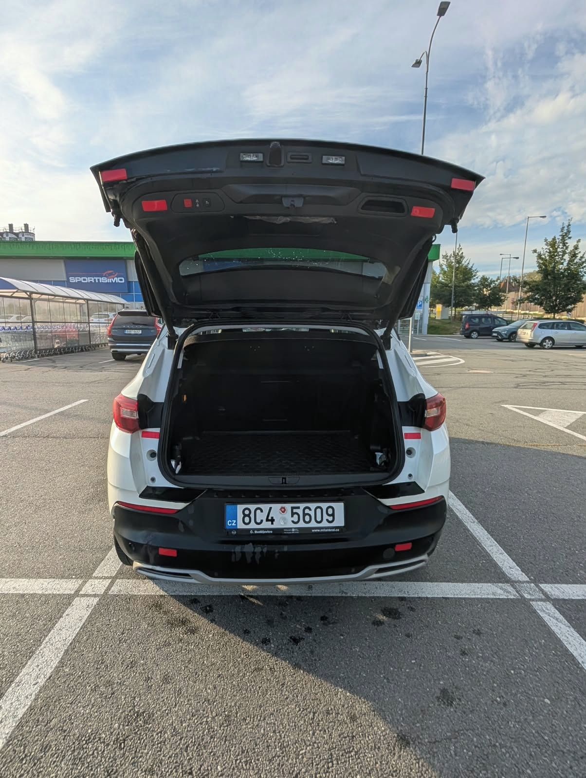 Opel Grandland X, Opel Grandland X Ultimate 1.6 - fotka 4