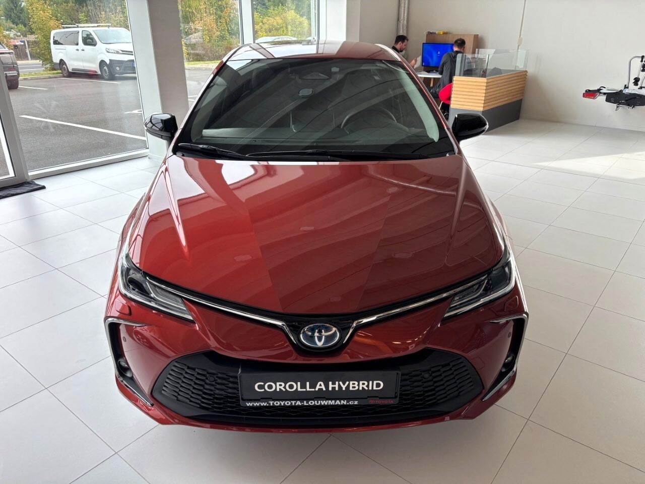Toyota Corolla, 1,8 HEV Style SD - fotka 2