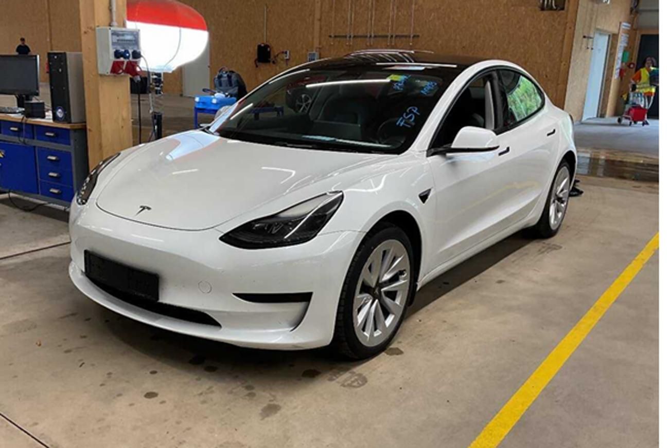 Tesla Model 3, STANDART RANGE 208kw SOH 94 %
