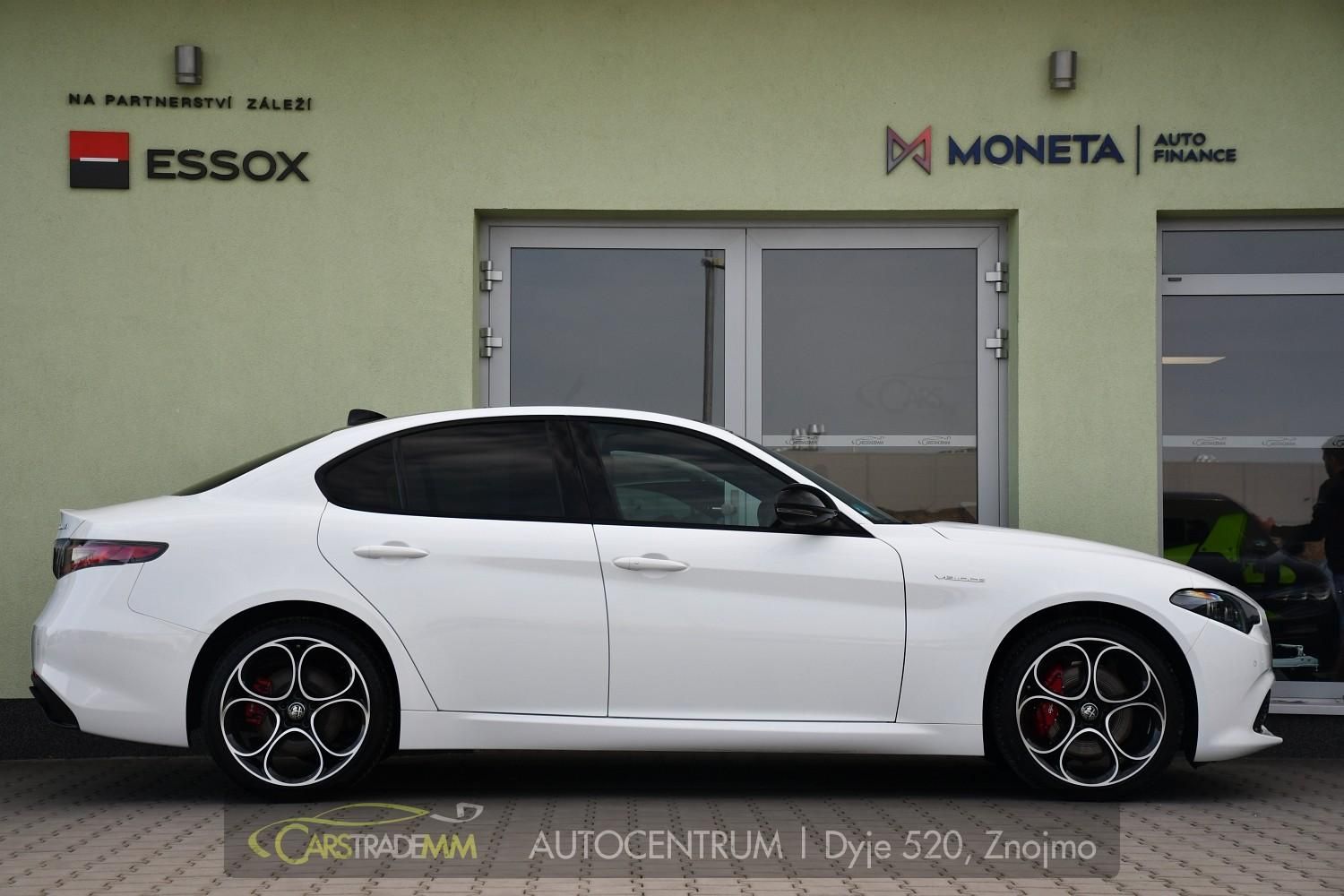 Alfa Romeo Giulia, 2.0T 16V 206kW VELOCE AT8 Q4 - fotka 6