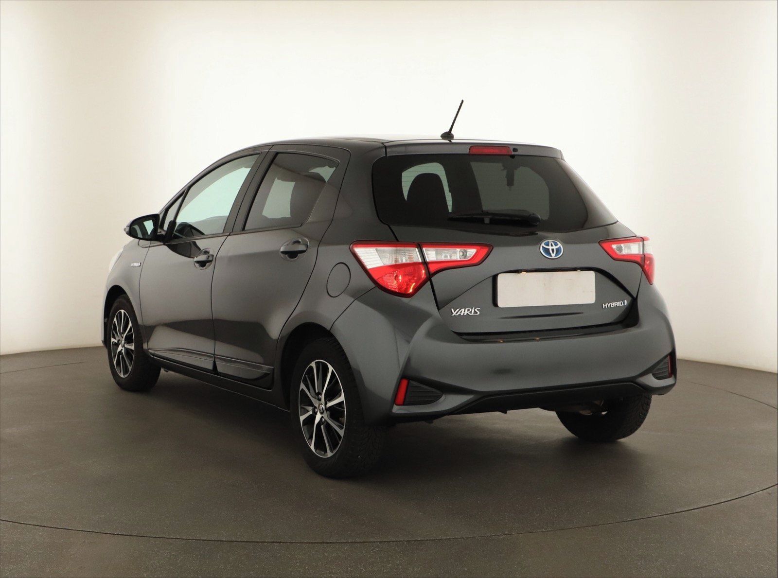Toyota Yaris, 1.5 Hybrid, Automat - fotka 4
