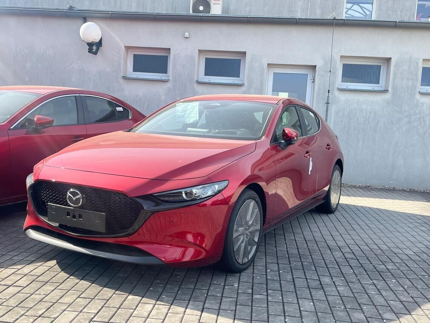 Mazda 3, Centre-line DESI 2.5L e-SKYACT