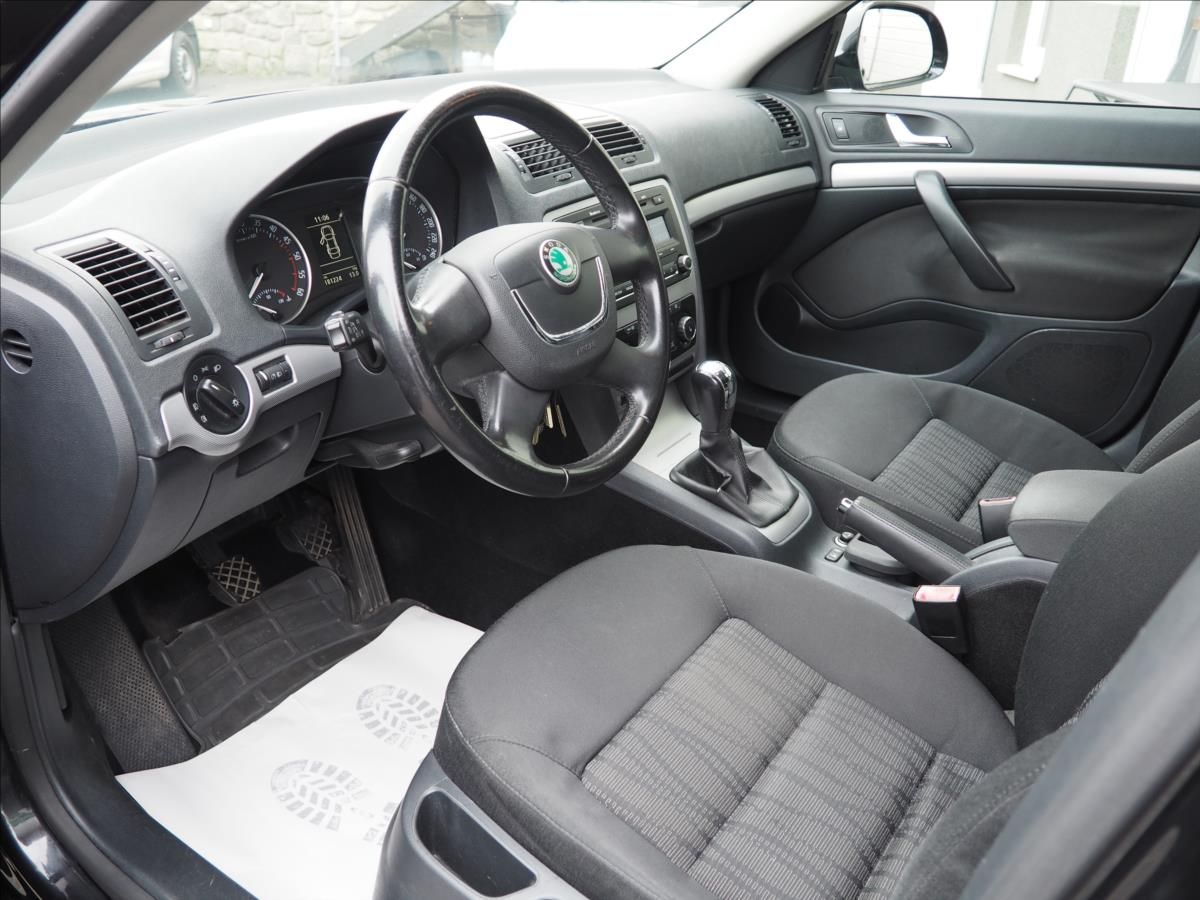 Škoda Octavia, 1,9 TDI  Elegance - fotka 5
