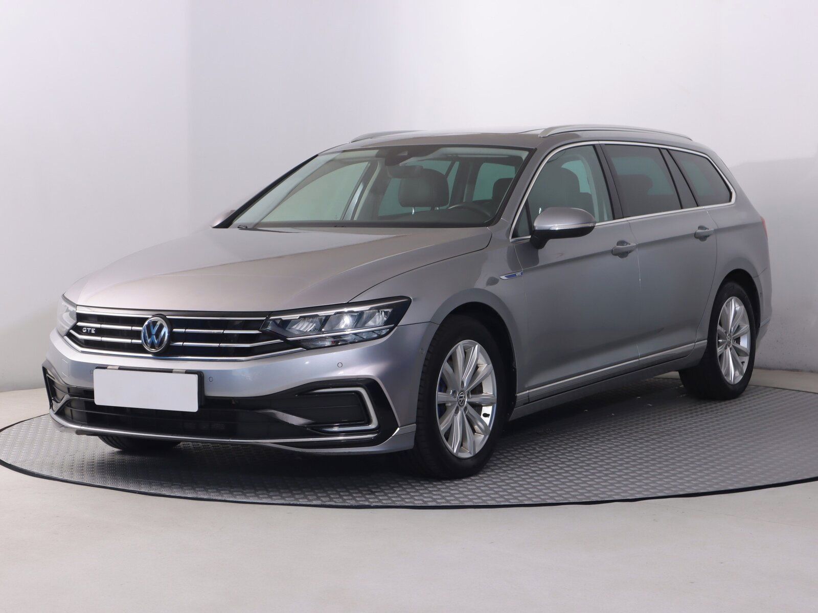Volkswagen Passat, 1.4 GTE, Automat, Serv.kniha - fotka 2