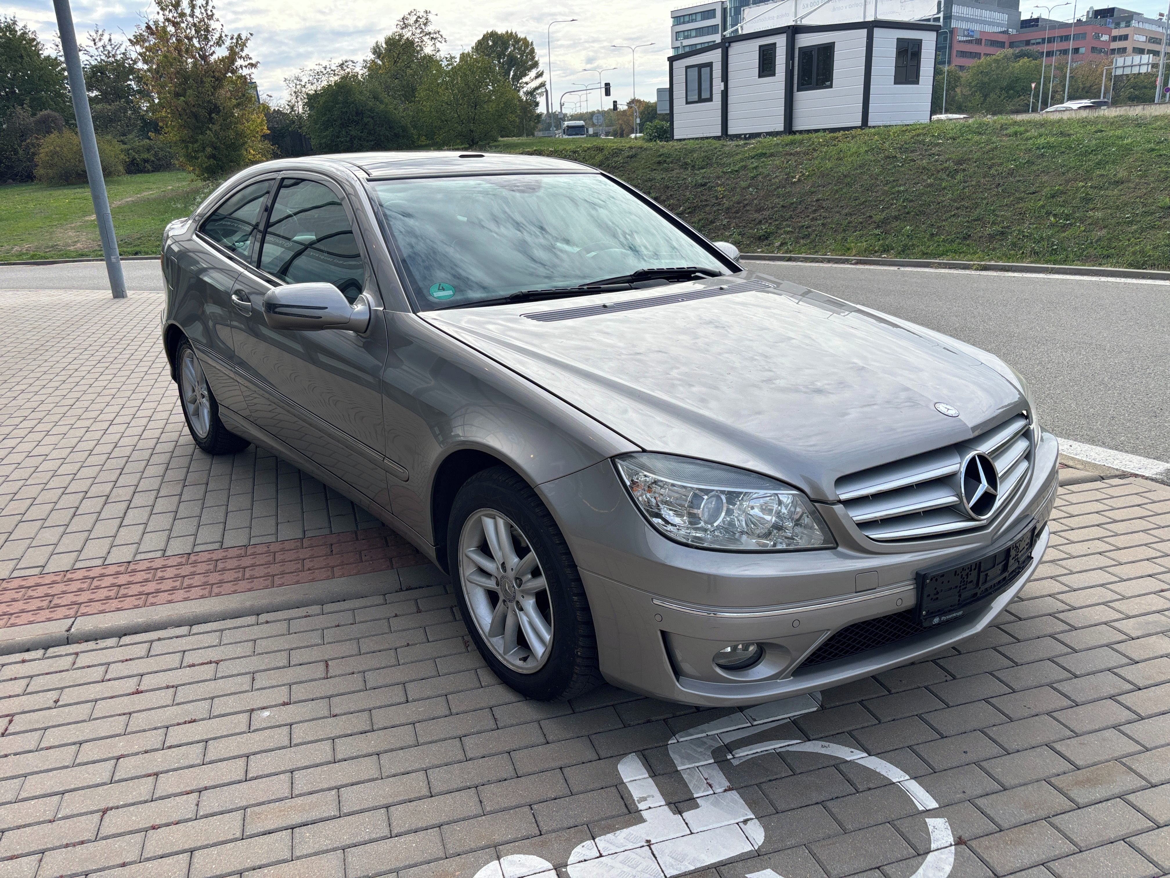 Mercedes-Benz Třídy C, CLC 200 Kompressor Panorama - fotka 6