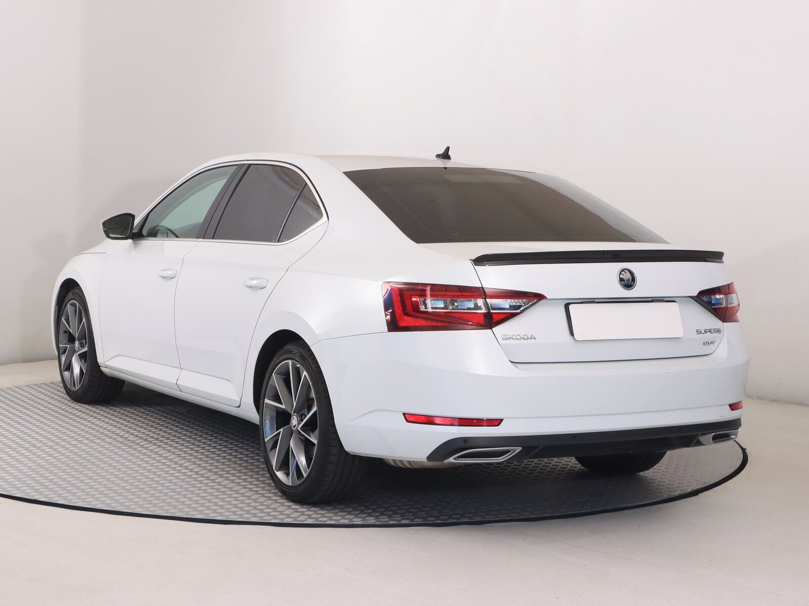 Škoda Superb, 2.0 TDI, Ambition Plus, 4X4 - fotka 4
