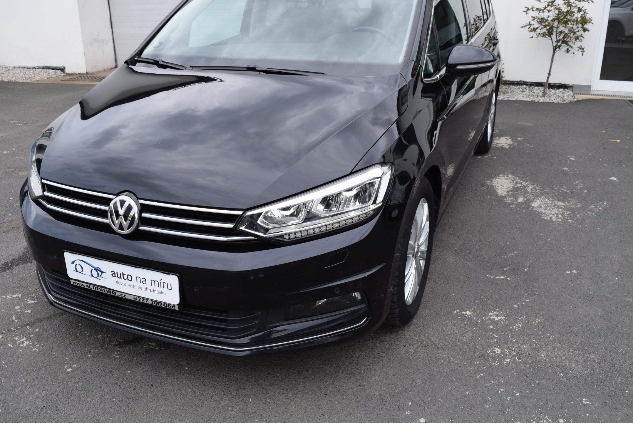 Volkswagen Touran, 1.4TSI 110kw 7MÍST HIGHLIN TAŽ - fotka 2