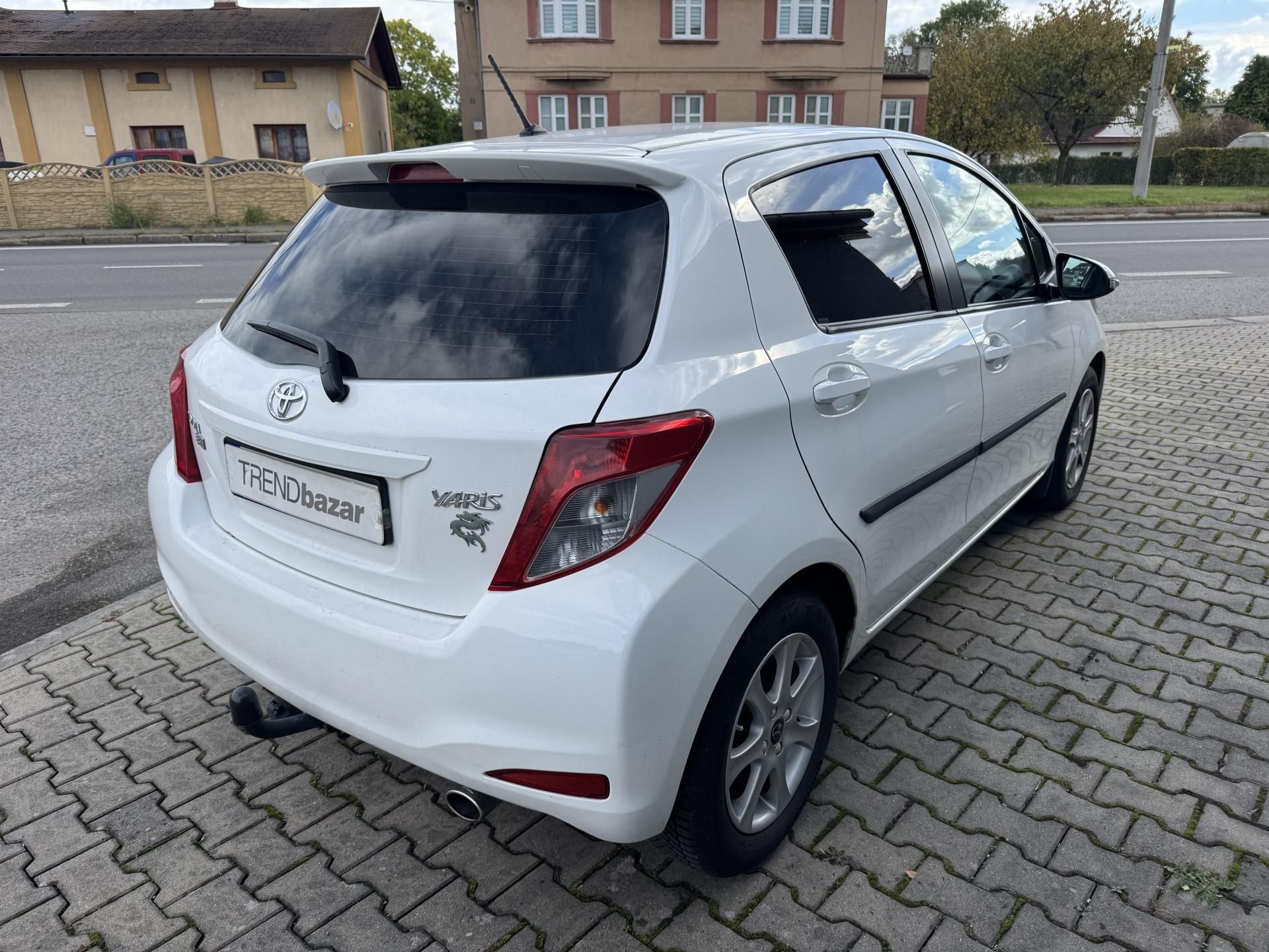 Toyota Yaris, 1,33 Dual VVT-i, ČR, 1.MAJ. - fotka 3