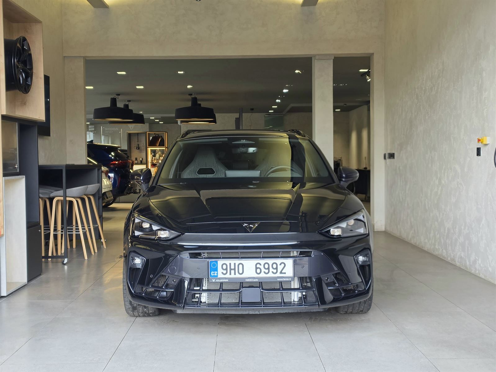 Cupra Leon, SP VZ 2.0 TSI 333k DSG 4WD - fotka 4