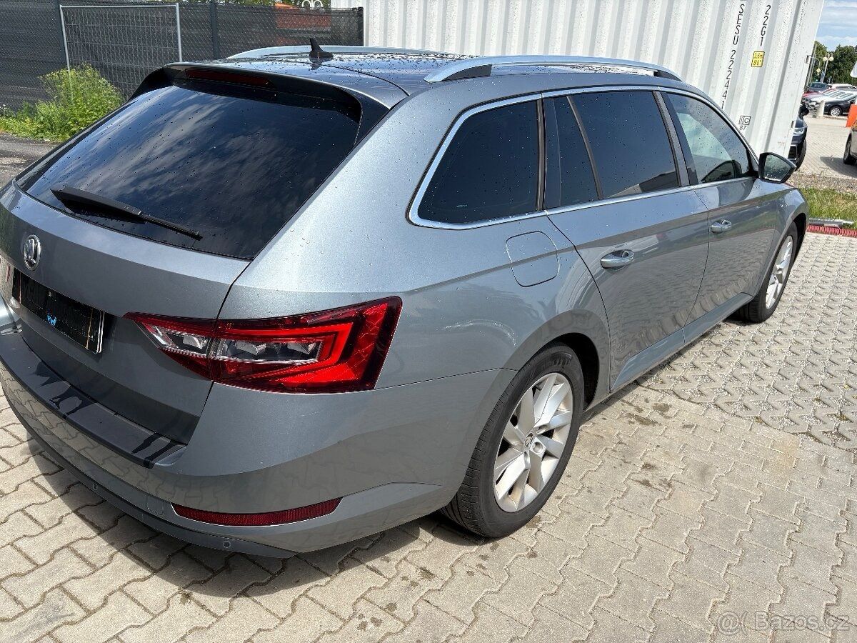 Škoda Superb, Škoda Superb III výbava a stav - fotka 3
