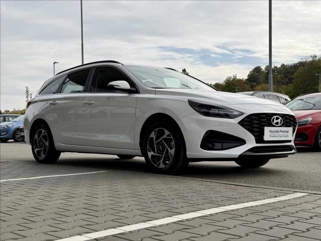 Hyundai i30, 1,5 i  FL WG Style - fotka 4