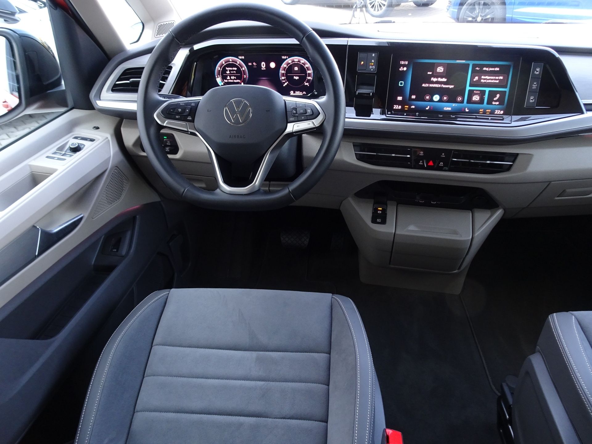 Volkswagen Multivan, Long 2.0TSI DSG Edition 8míst - fotka 5