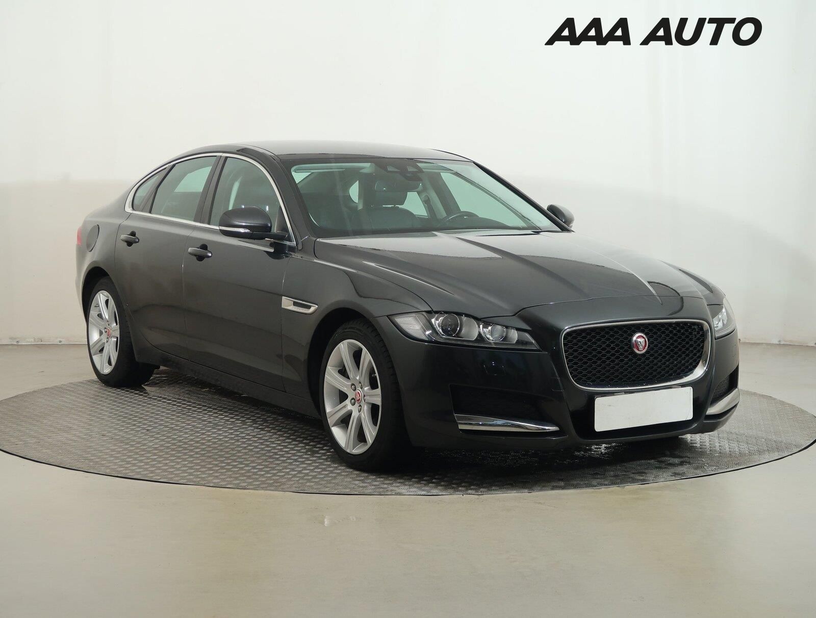 Jaguar XF, E-Performance, Automat, Kůže