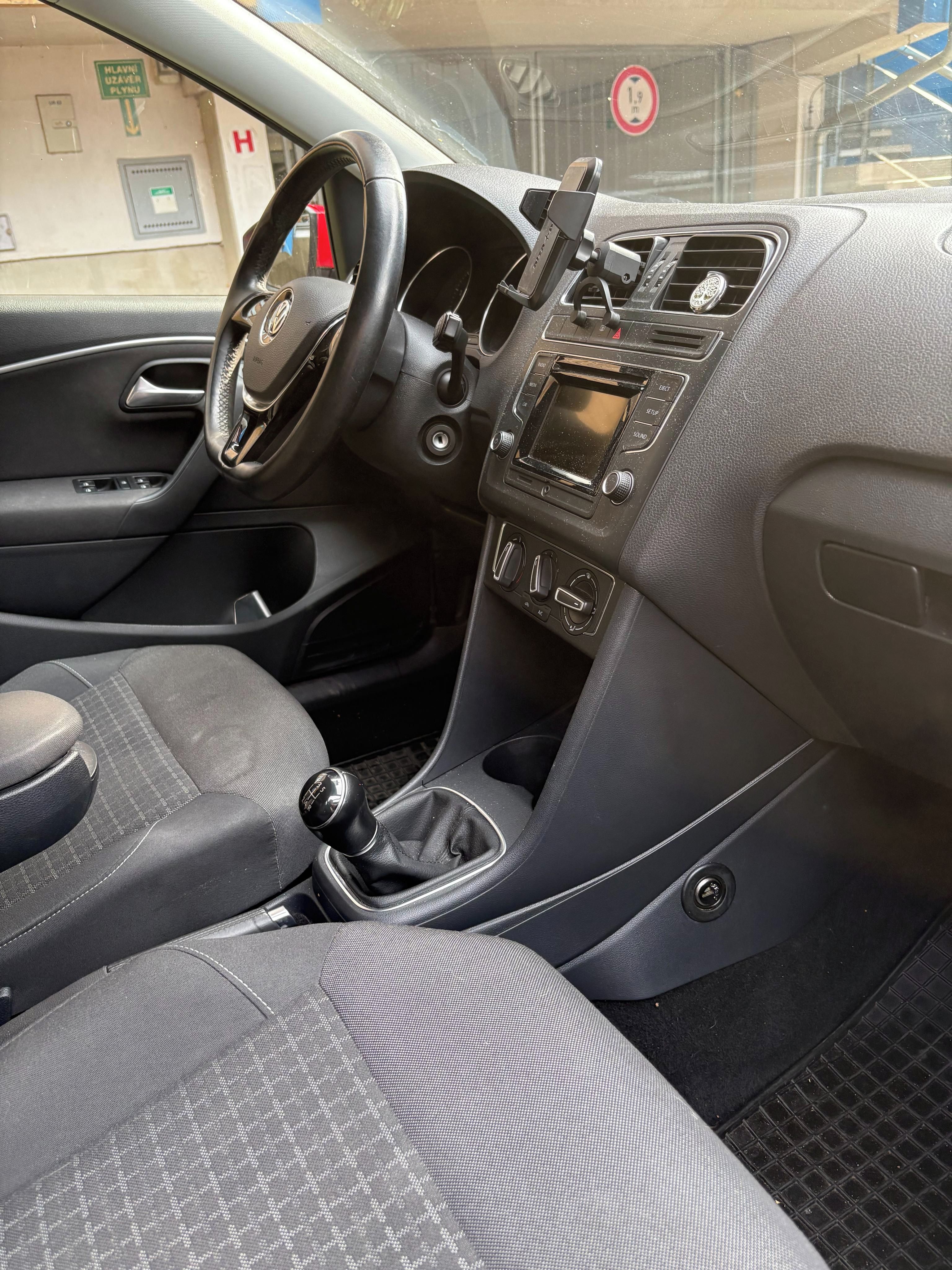 Volkswagen Polo, 1.0, 2.majitel, servisovano - fotka 6