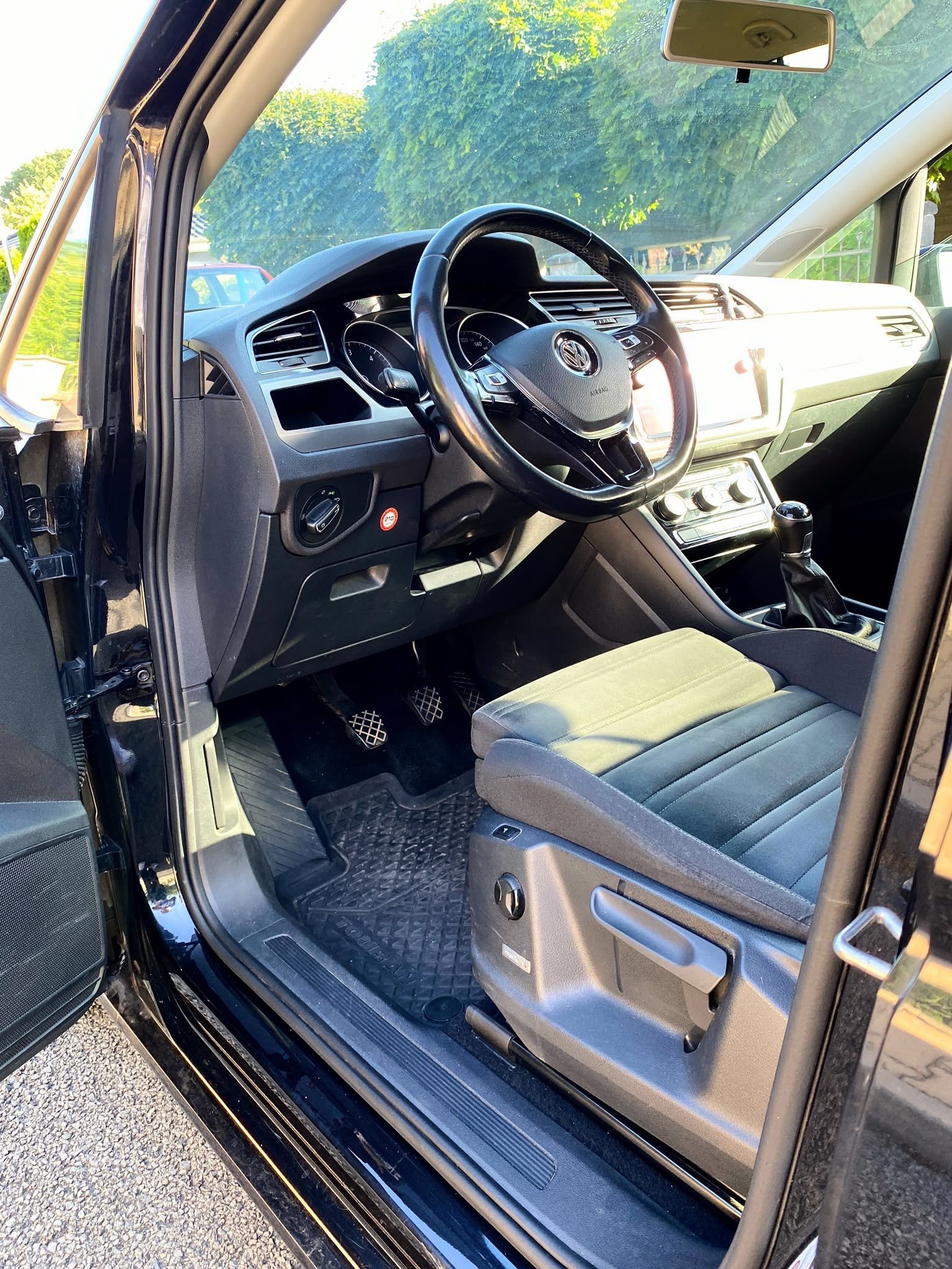 Volkswagen Touran, 1.6 TDI - fotka 4