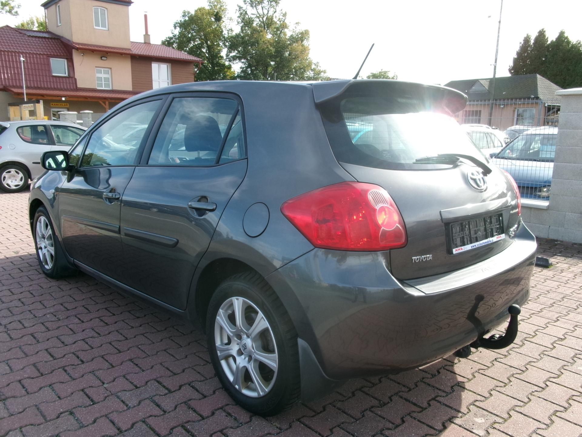 Toyota Auris, 2,0 D-4D 93kW AC TEMP ALU - fotka 6