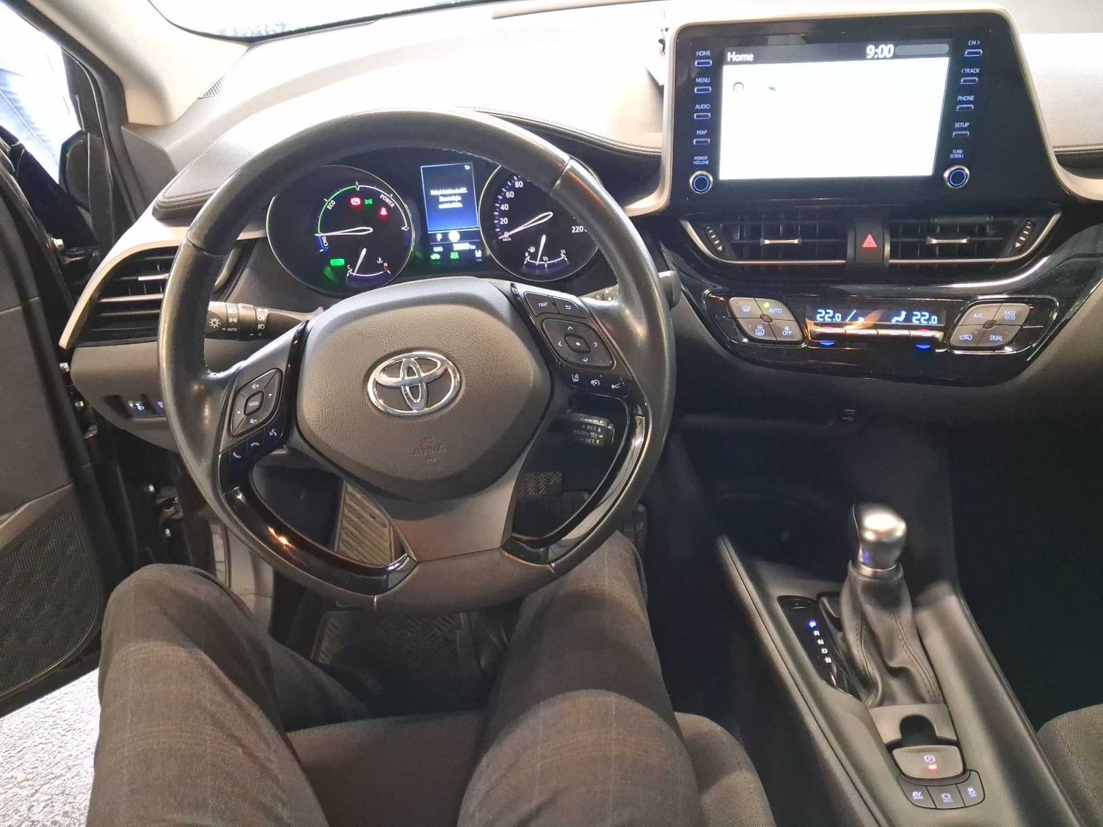 Toyota C-HR, 1.8 Hybrid, Automat, ČR,1.maj - fotka 3