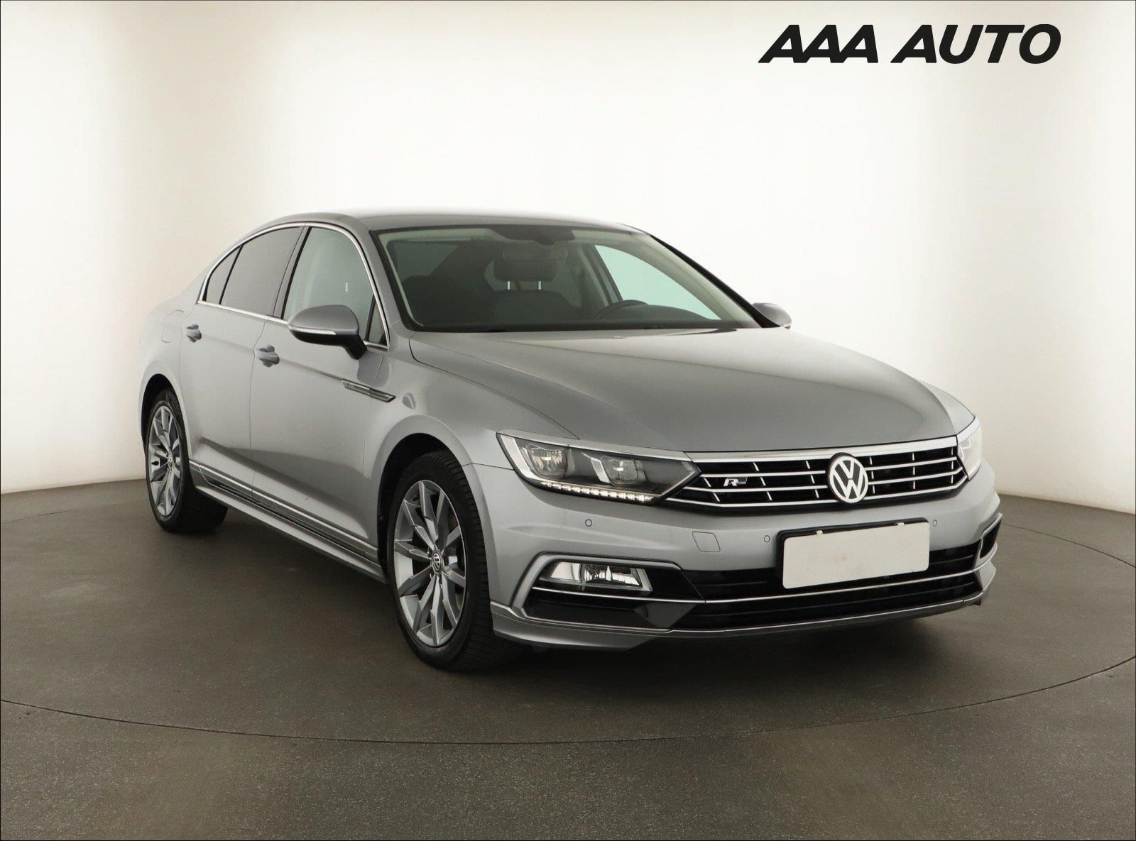 Volkswagen Passat, 2.0 TDI, R-Line, Automat, Kůže
