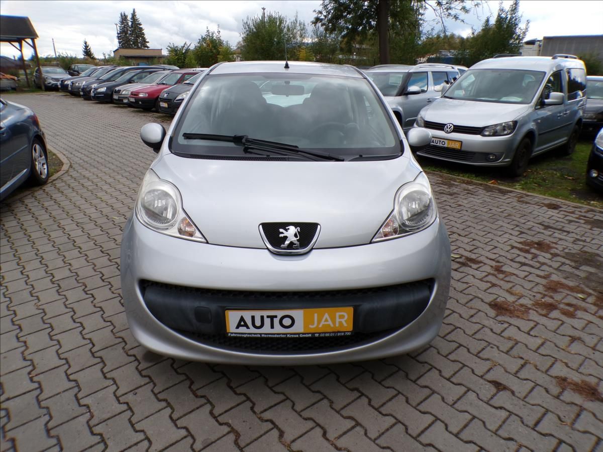 Peugeot 107, 1,0 i  KLIMATIZACE - fotka 3