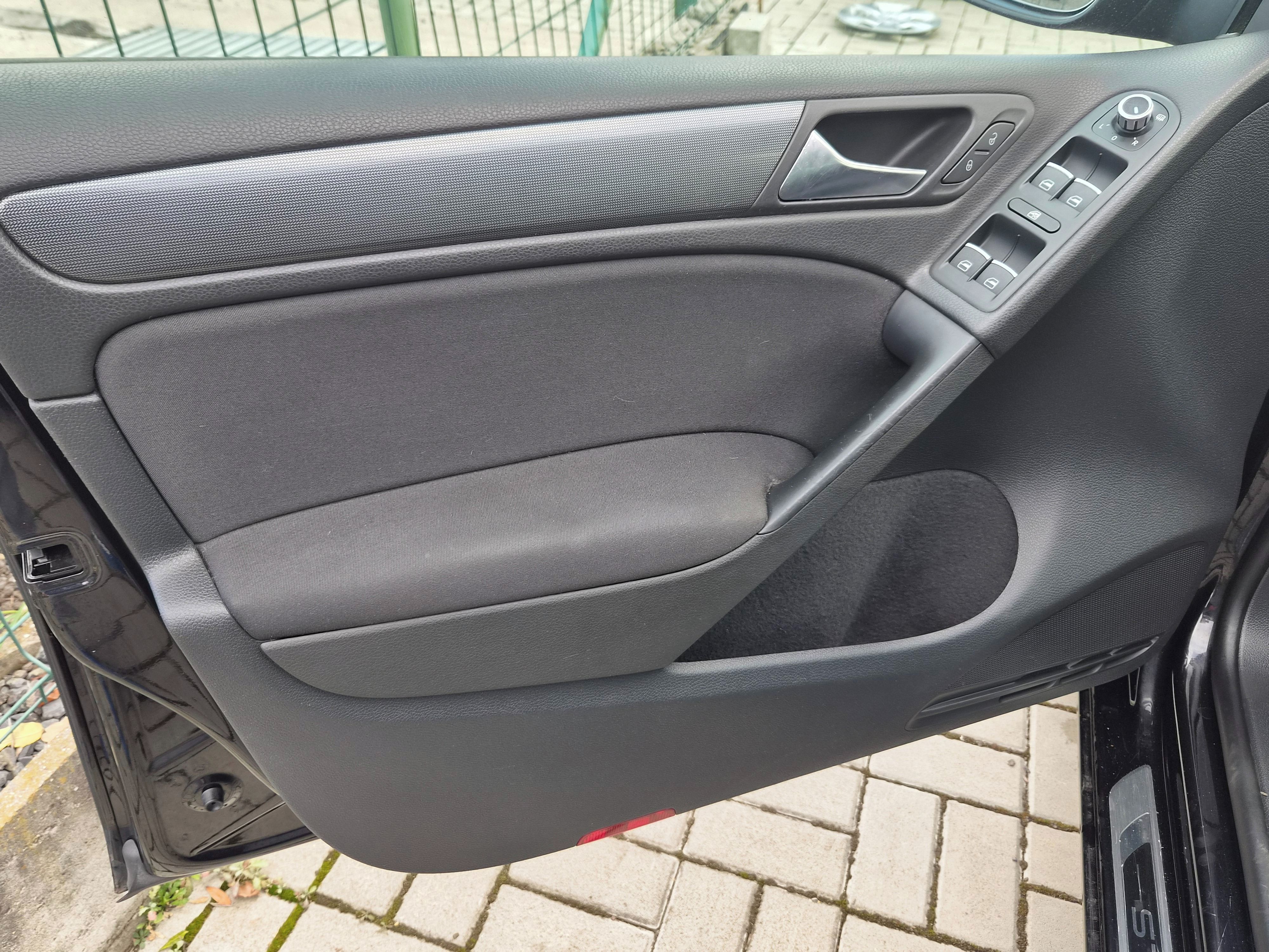 Volkswagen Golf, 1.2 TSI - TOP STAV - fotka 5