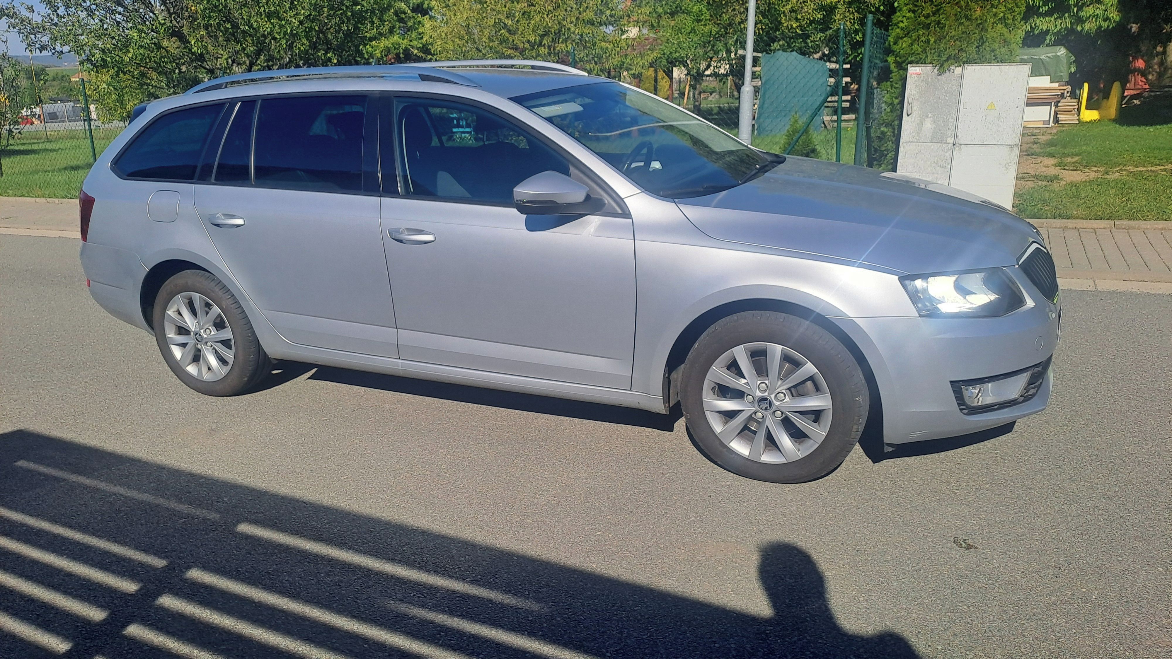 Škoda Octavia, 1,6 TDI GREENLINE, TOP STAV - fotka 6