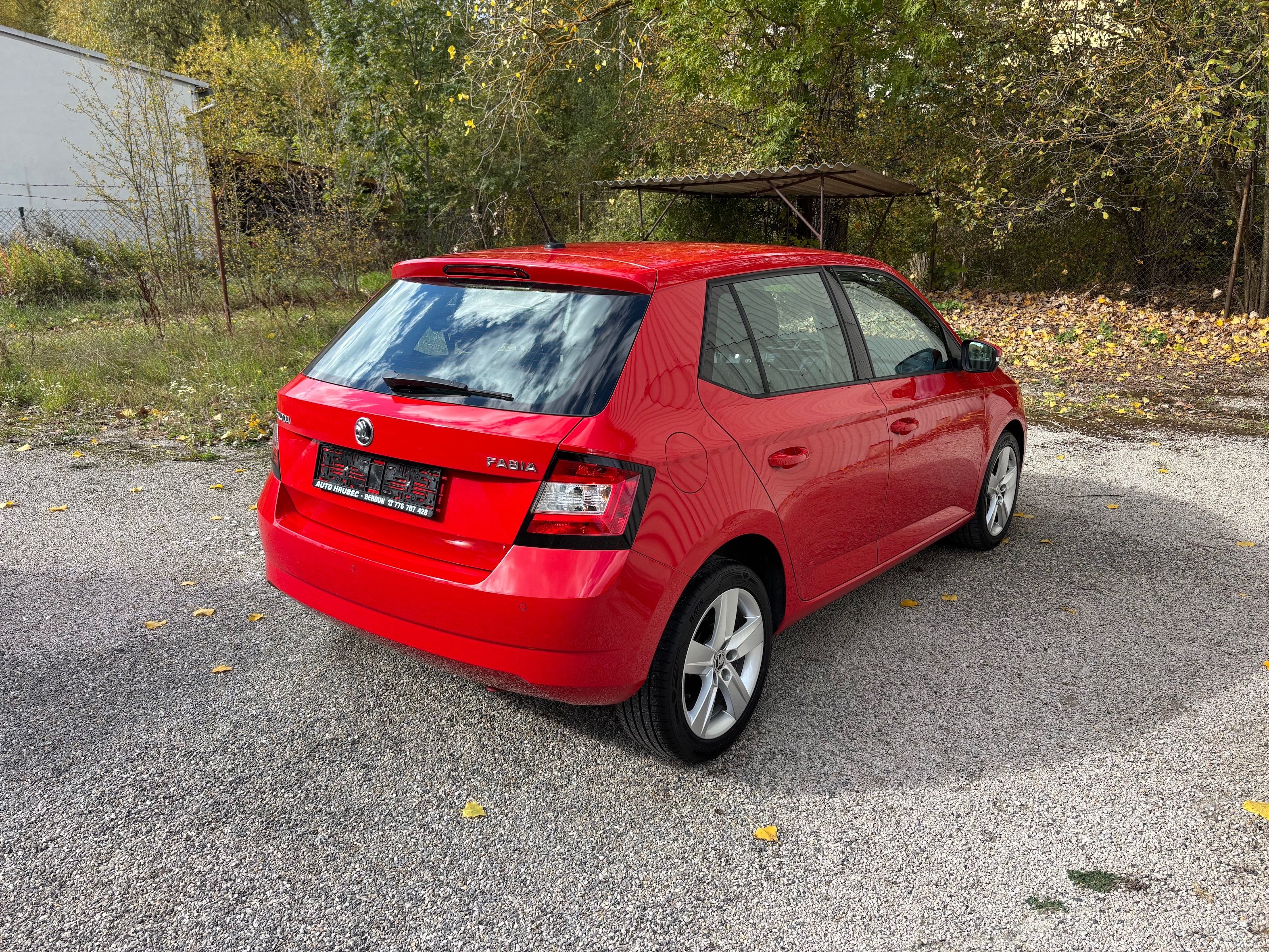 Škoda Fabia, 1.0 MPI NEHAV. ALU PARK.SENZOR - fotka 6