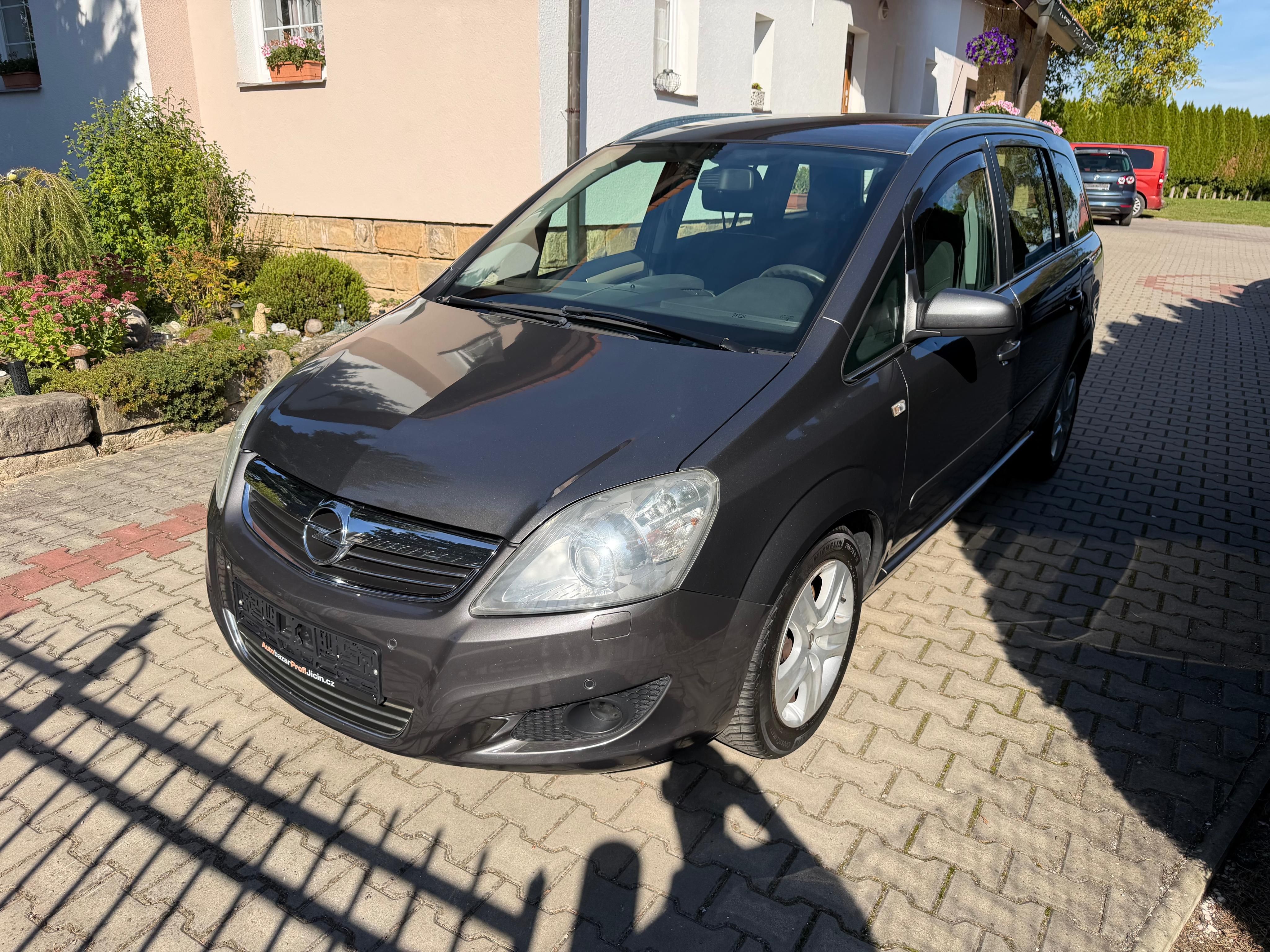 Opel Zafira, 1,9 CDTi /110KW Tažné , 7 Míst