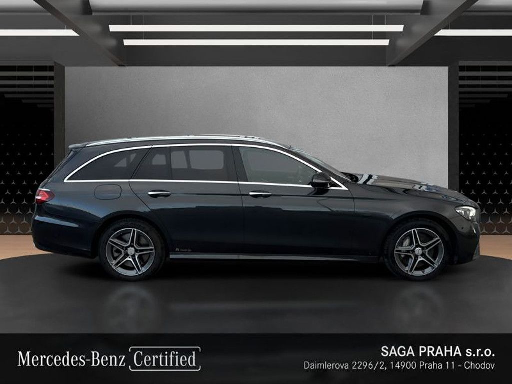 Mercedes-Benz Třídy E, Třída E 300 de 4MATIC kombi AM - fotka 3