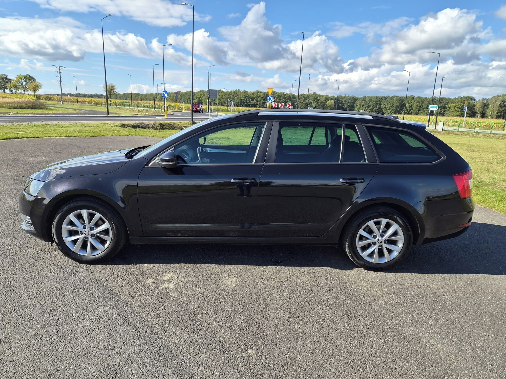 Škoda Octavia, Combi 1.6 TDI DSG - fotka 4