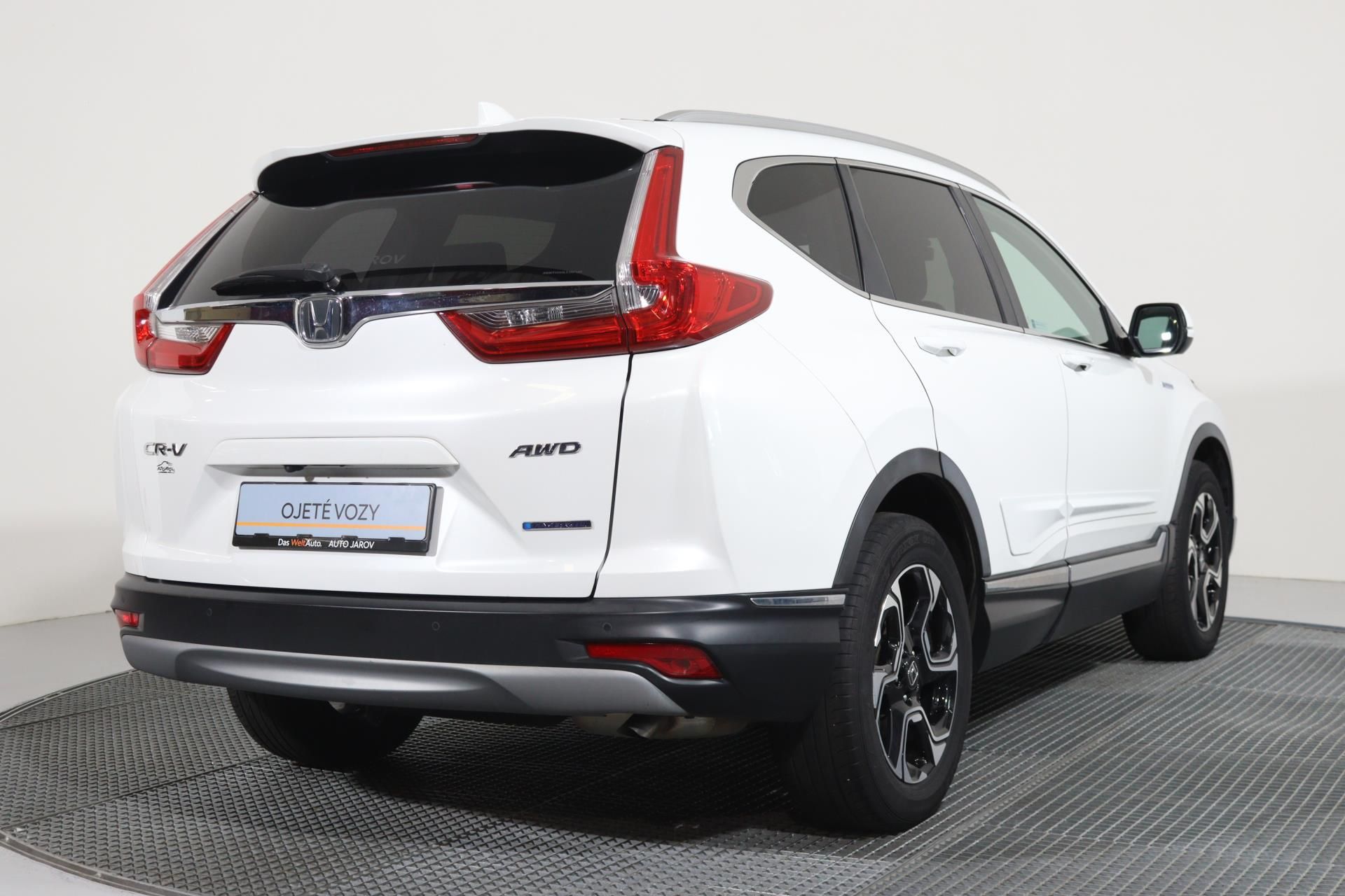 Honda CR-V, CVT 2,0 HYBRID - LIFESTYLE 4WD - fotka 2