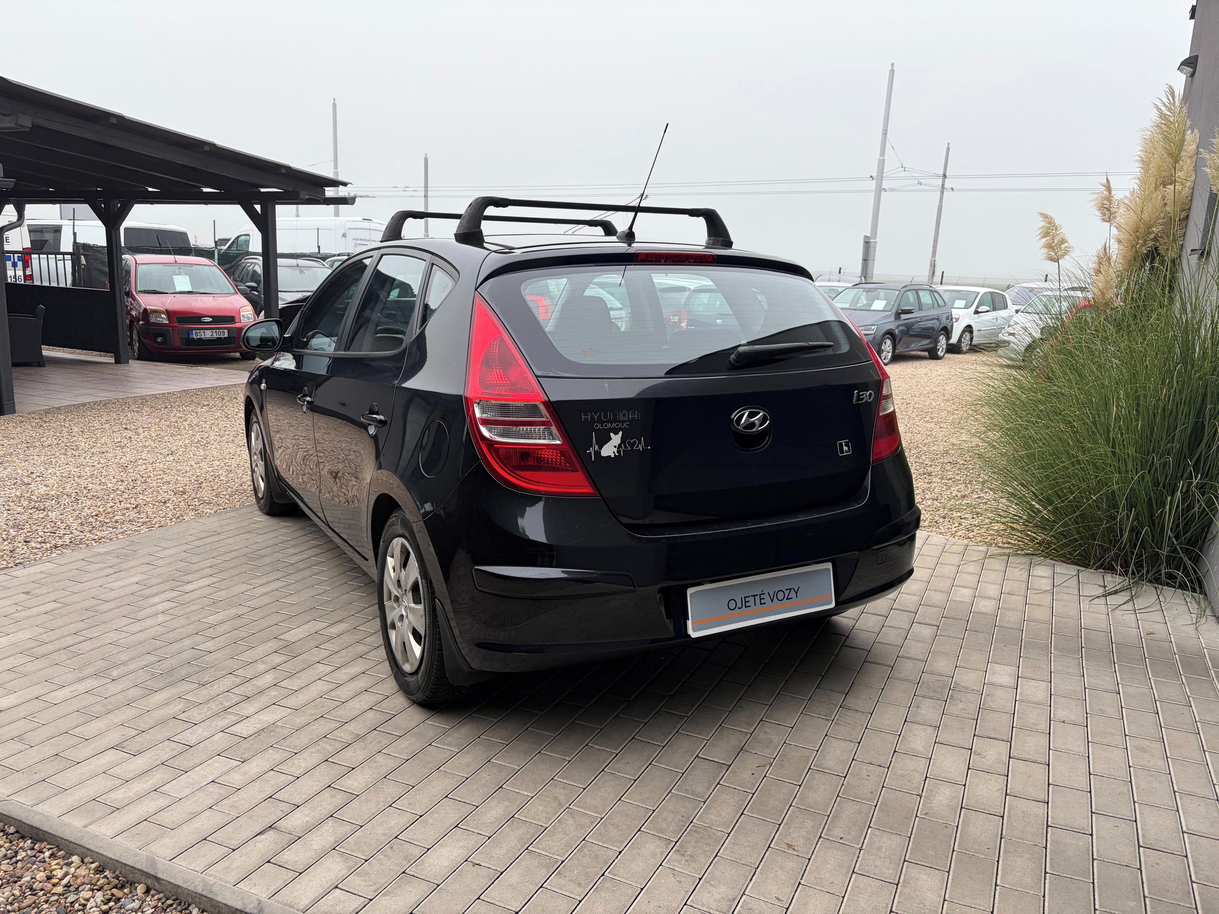 Hyundai i30, 1.6i 89kW, Digi klima, Po STK - fotka 5
