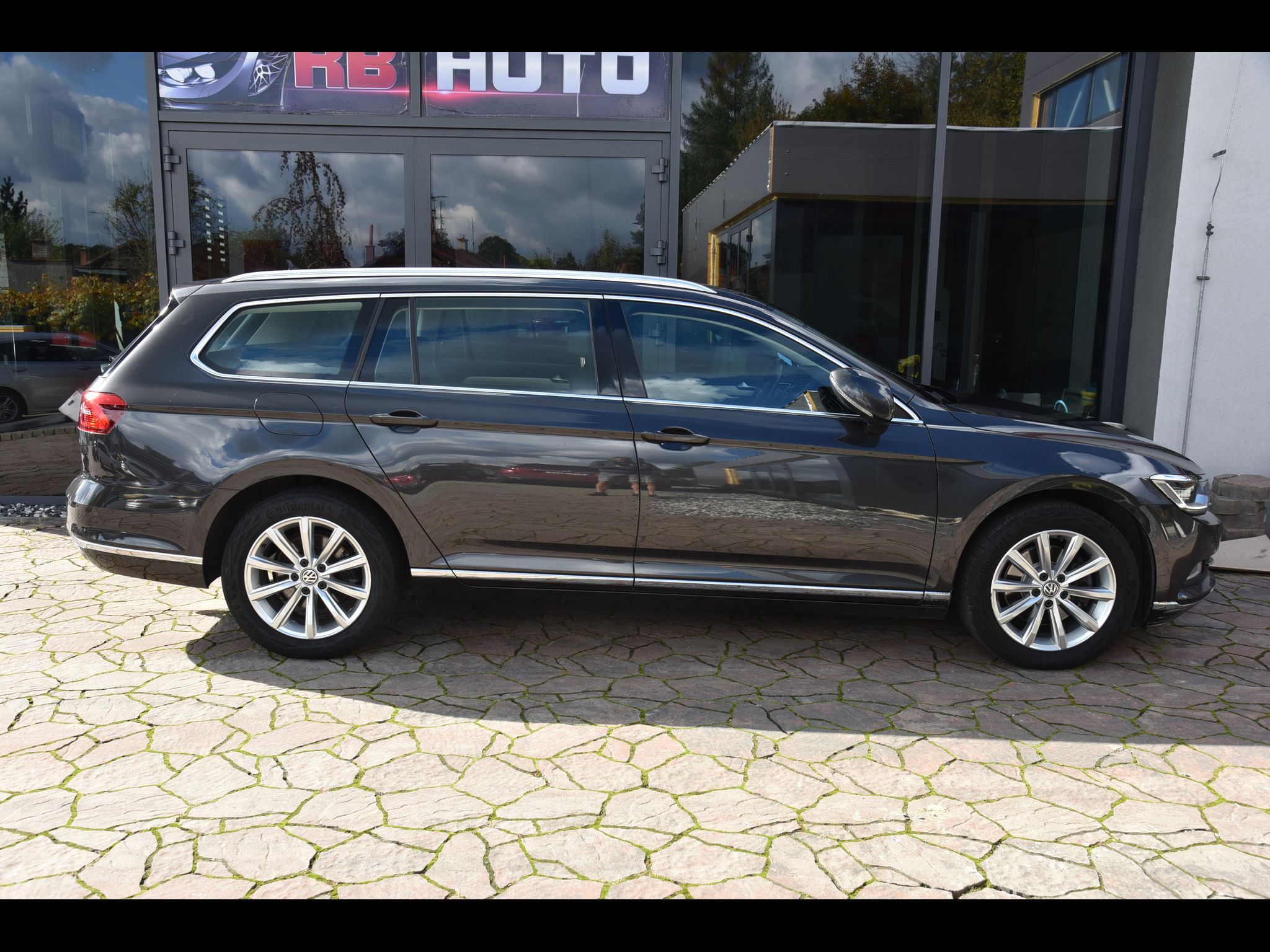 Volkswagen Passat, 2.0 TDi 140 kw DSG Highline - fotka 6