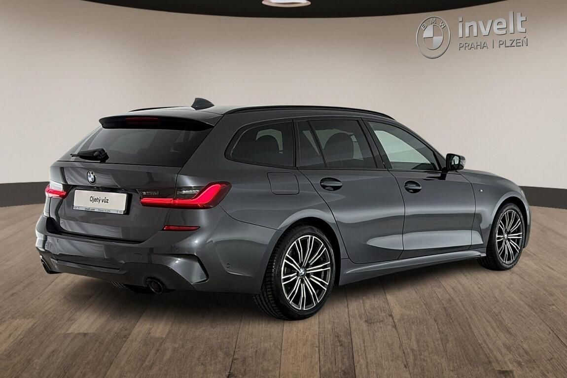 BMW Řada 3, 320d xDrive - fotka 3
