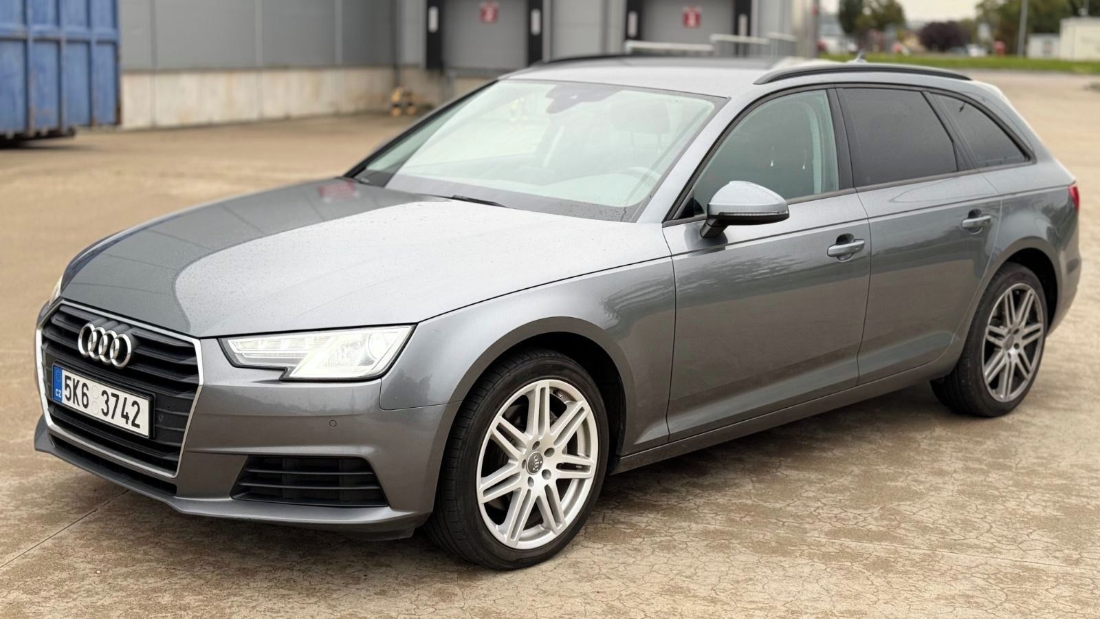 Audi A4 Avant, Audi A4 • 2016 • 2.0TDi • FWD