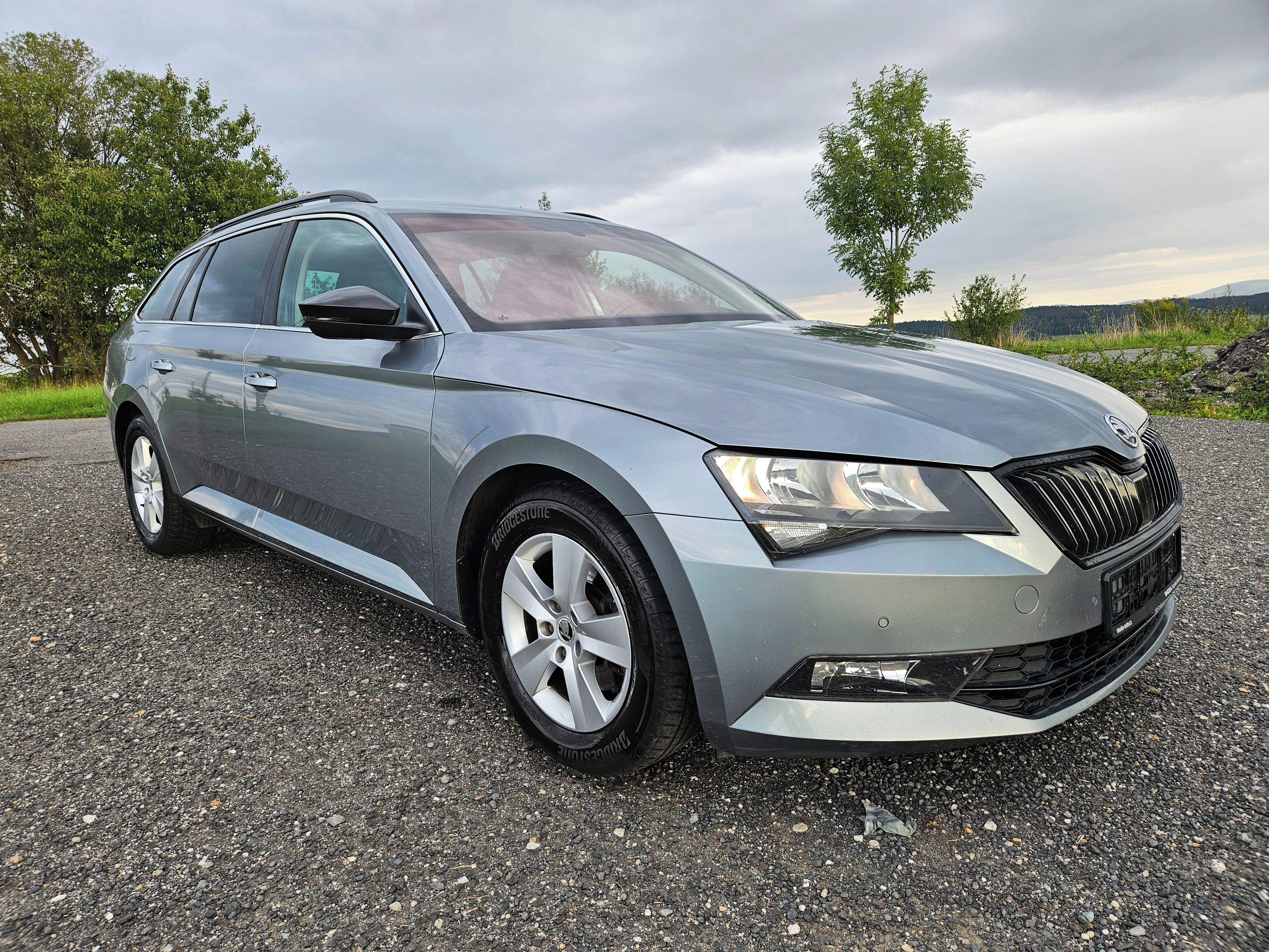 Škoda Superb, 1.6 TDi DSG - fotka 2