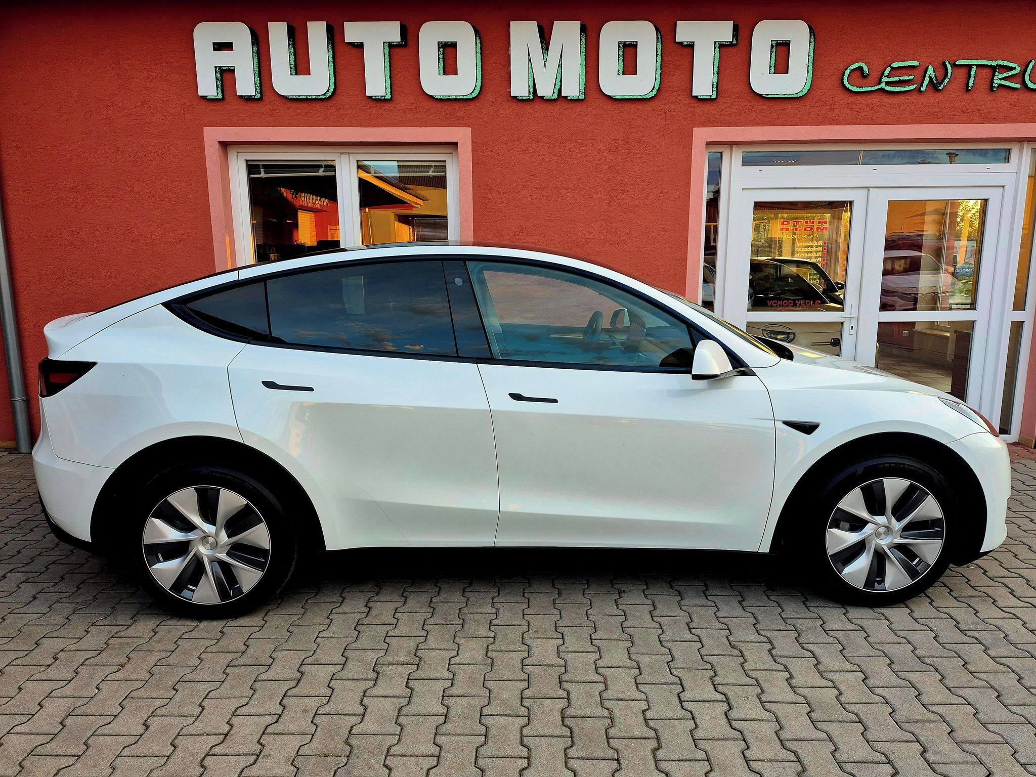Tesla Model Y, Long Range Dual Motor, Berlín - fotka 5