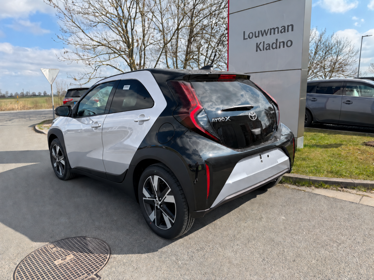 Toyota Aygo, 1.5HEV Style - fotka 3